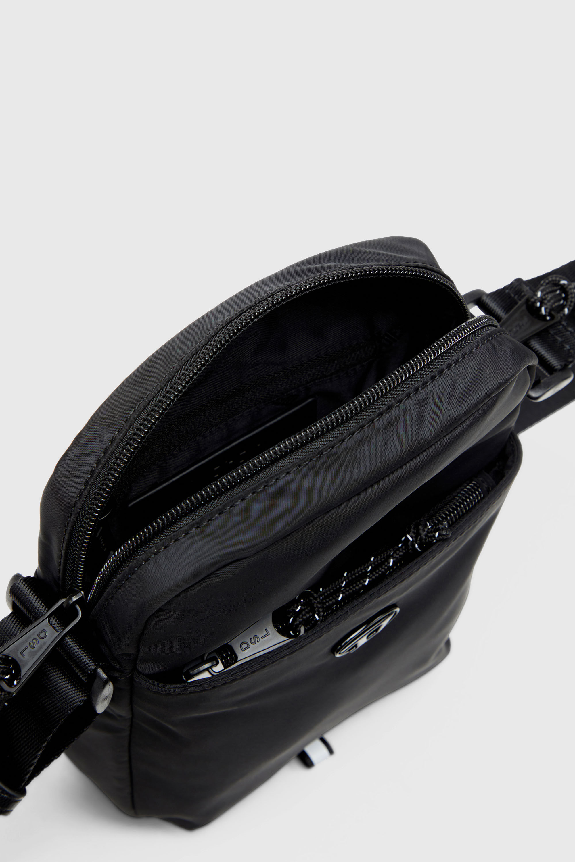 Diesel - D-PACK CROSSBODY X, D-Pack-Bandolera de tejido t&eacute;cnico Hombre in Negro - 3