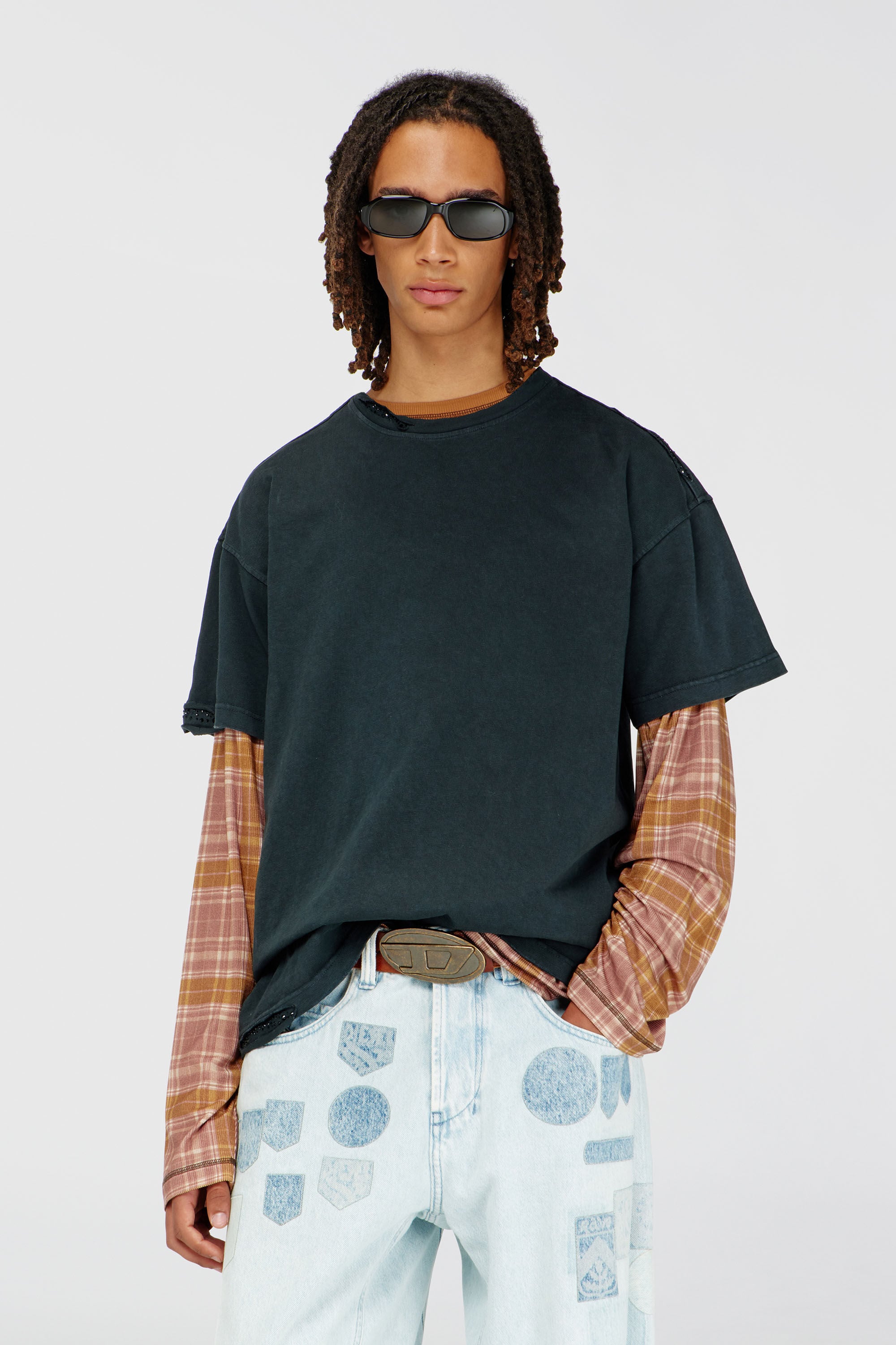 Diesel - T-NORM-CRYSTALS, T-shirt avec bords effiloch&eacute;s et d&eacute;tails en cristal Homme in Noir - 2
