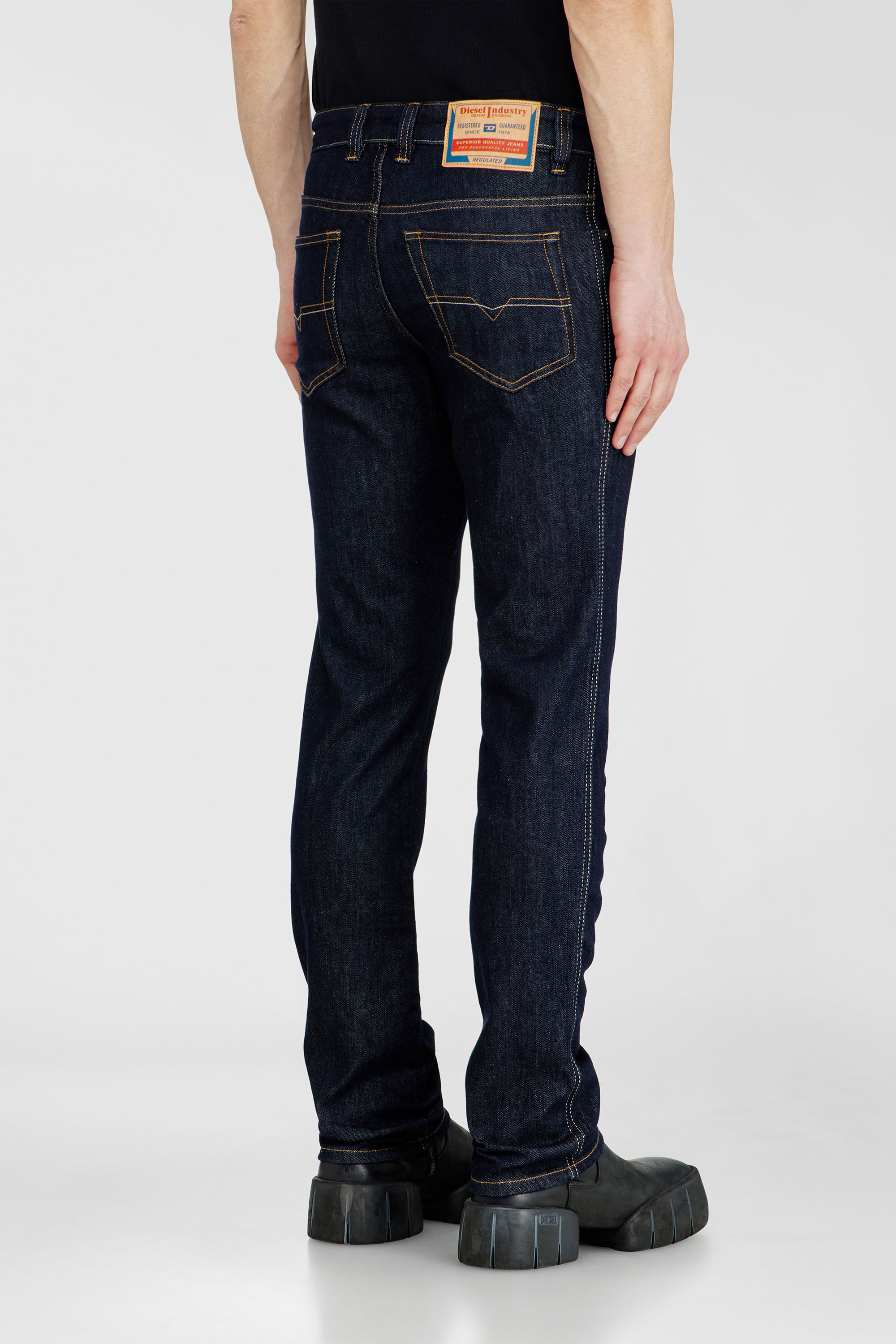 Men's Slim Jeans | Regular Waist 1993 D-VylDark Blue | Diesel US