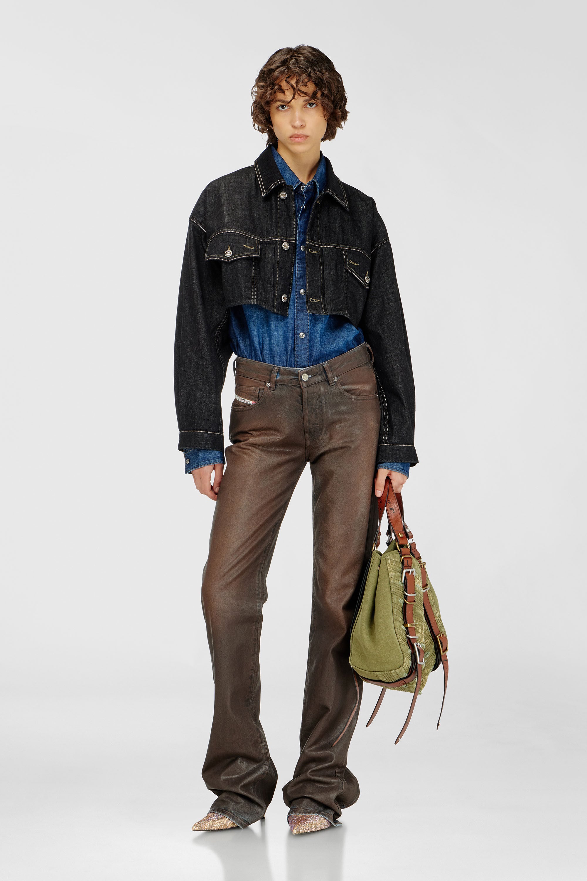 Diesel - DE-MALLEY, Female's Oversized cropped trucker jacket in rinse denim in Black - 1