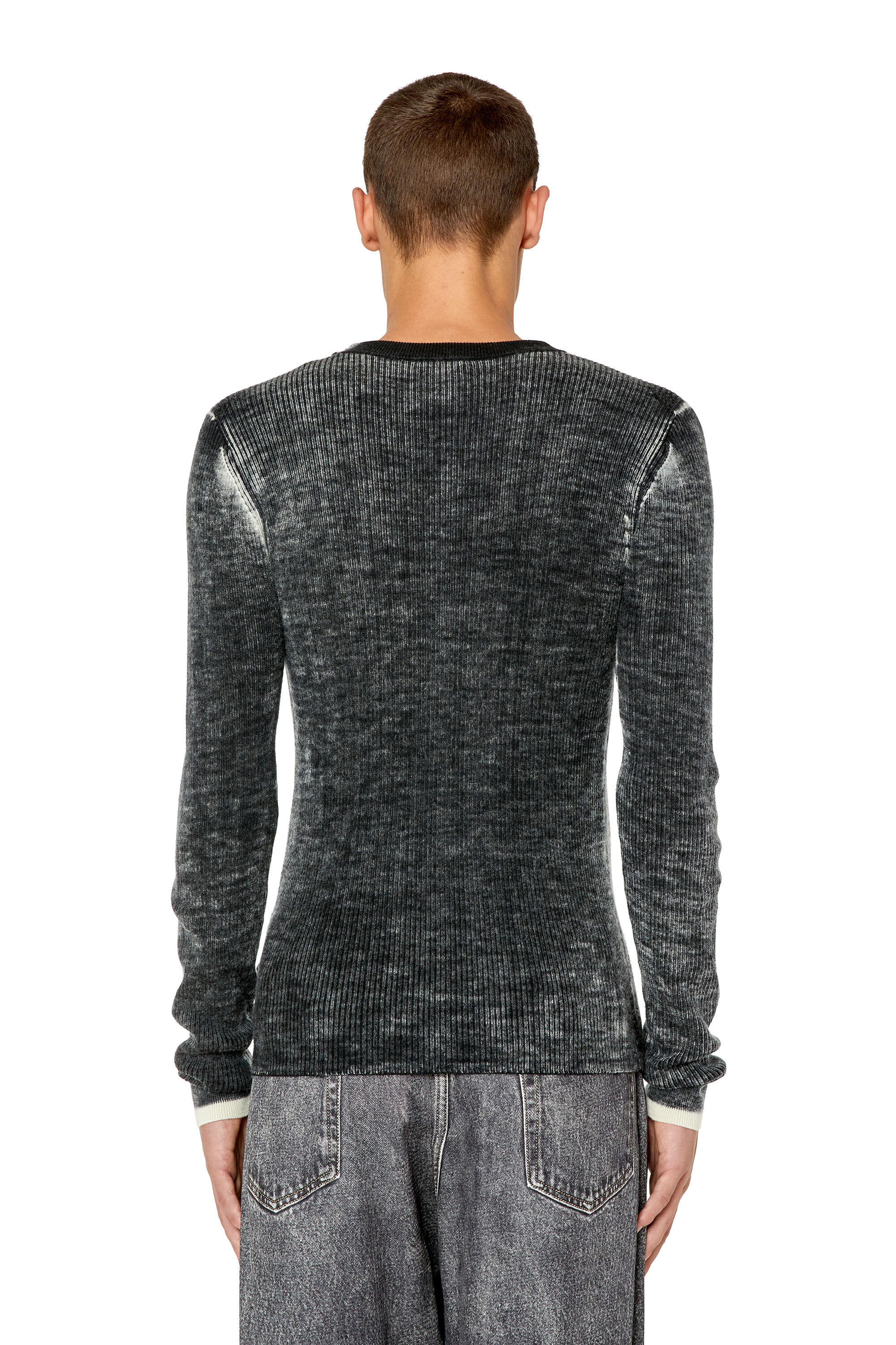 Diesel - K-ATULLUS-ROUND, Pull en laine avec logo effet délavé Homme in Noir - 4
