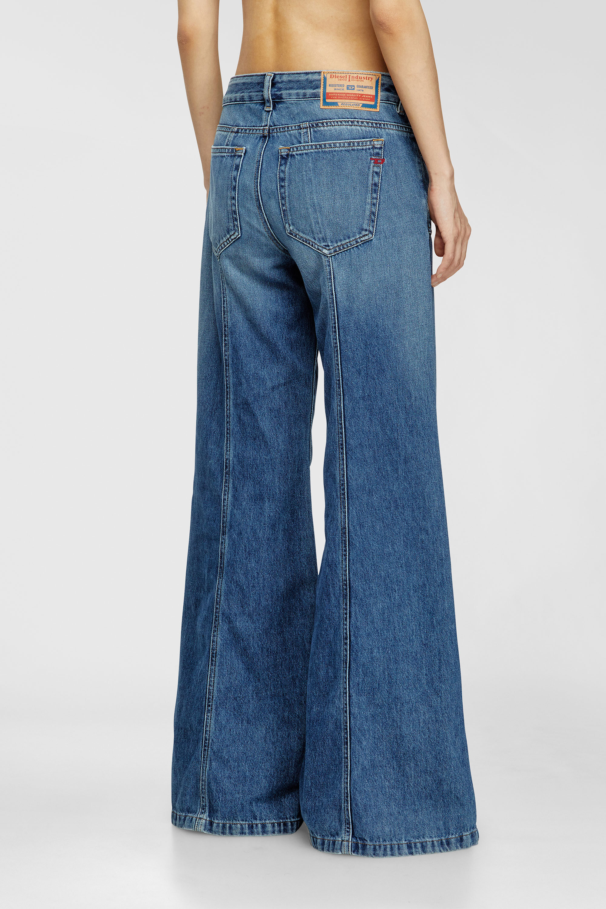 Women's Flare Jeans | Low Waist D-Akii | Medium blue | Diesel US