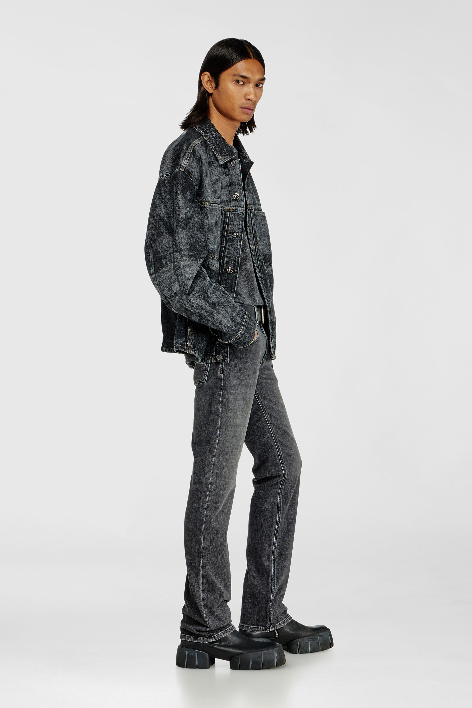 Men's Regular Jeans | Low Waist 1985 LarkeeBlack/Dark grey | Diesel US