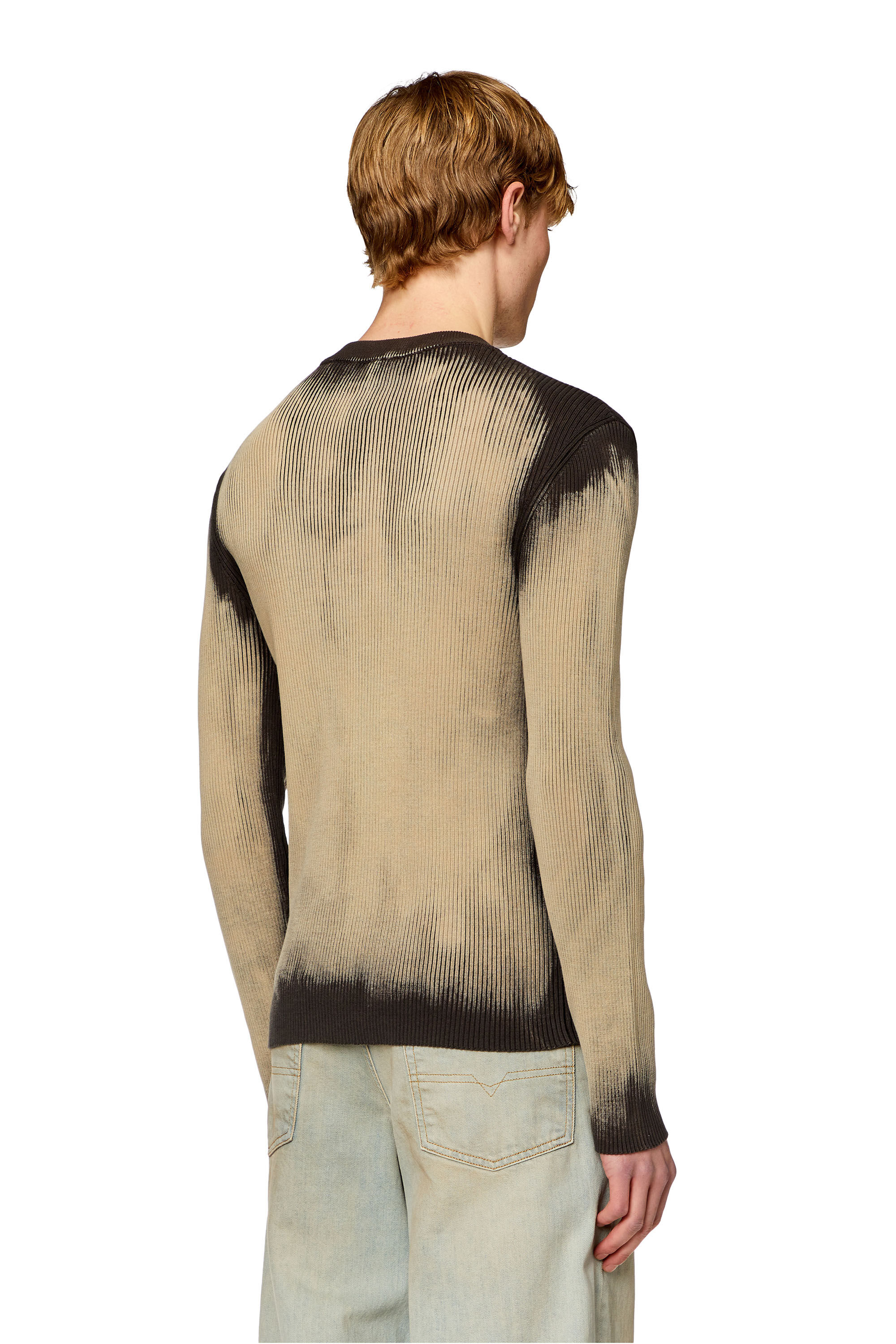 Diesel - K-DARIN, Pull traité avec insert à logo en métal Homme in Beige - 4