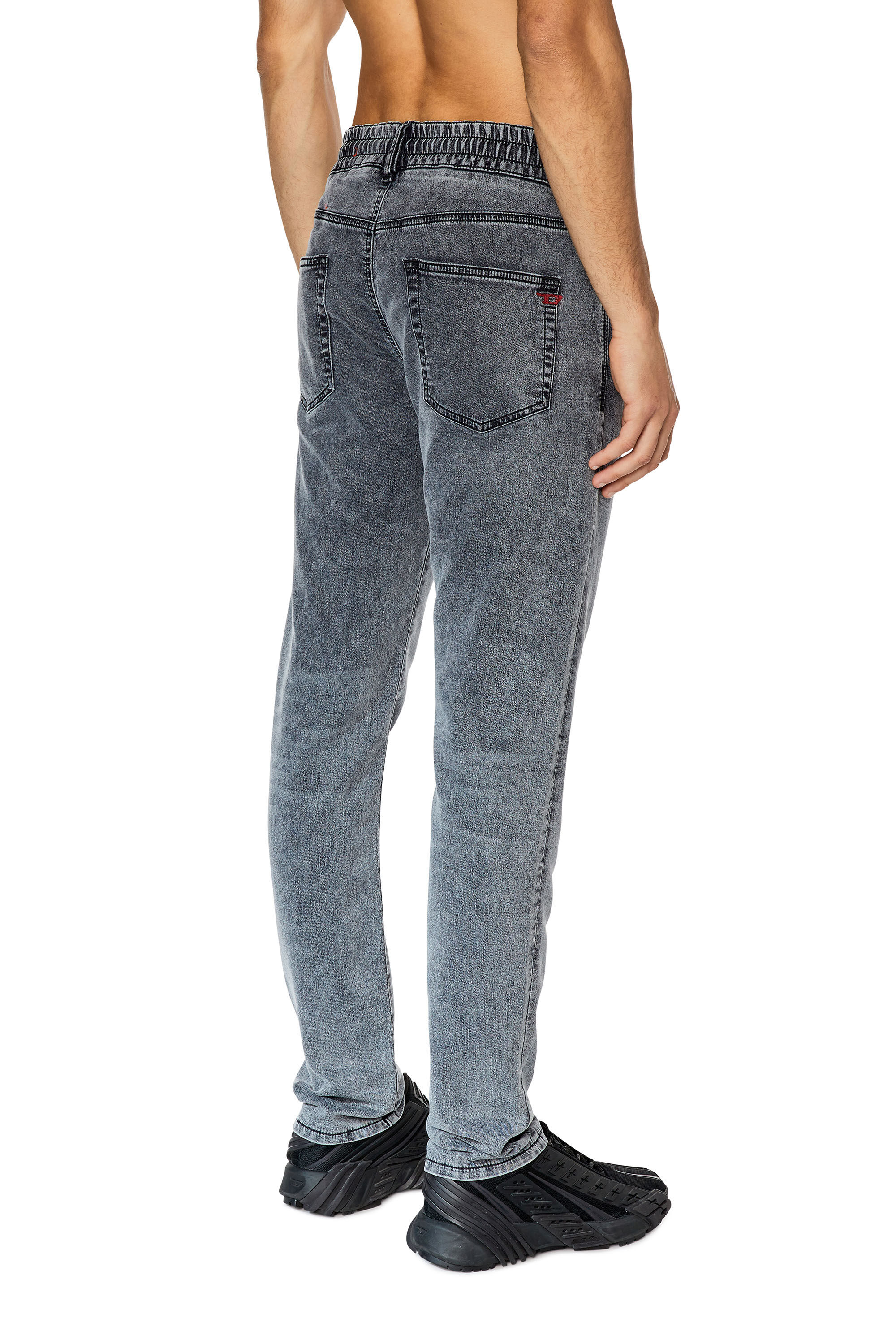 Diesel - Slim 2060 D-Strukt Joggjeans® 068DW, Male's Slim 2060 D-Strukt Joggjeans® in Light Grey - 4