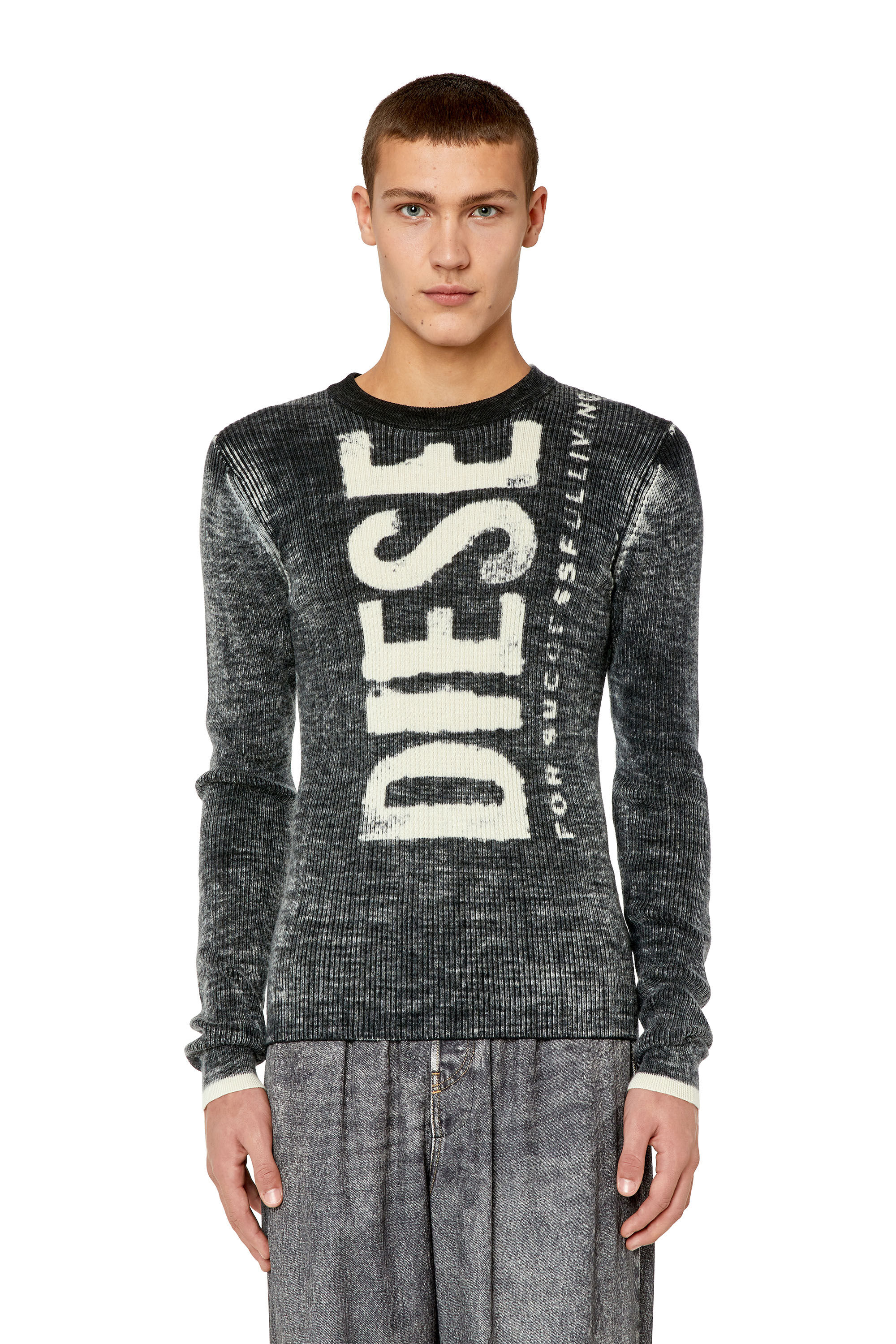 Diesel - K-ATULLUS-ROUND, Pull en laine avec logo effet délavé Homme in Noir - 3