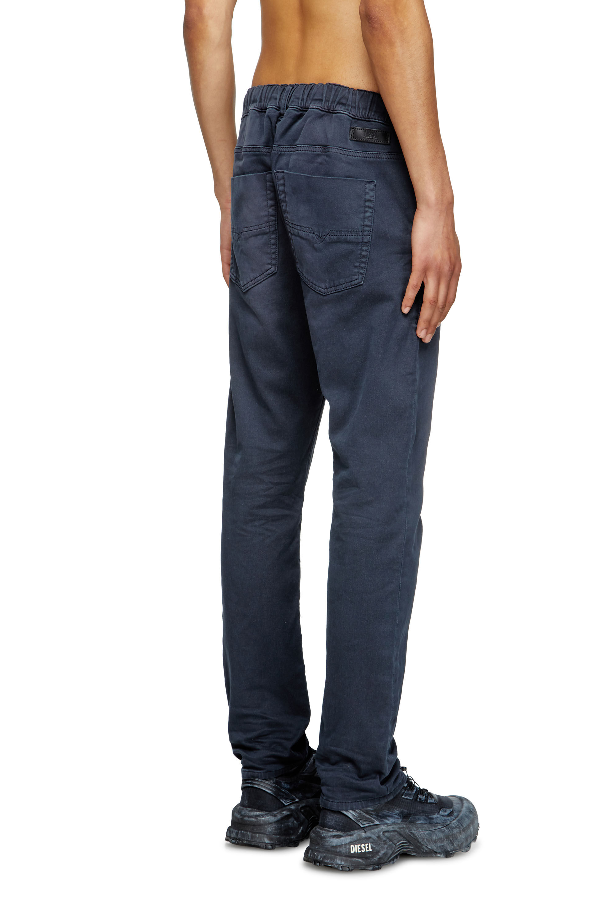 DIESEL KROOLY-NE W28 JoggJeansブラウン　0670M DIESEL KROOLY-NE W28 JoggJeansブラウン 0670M KROOLEY-E-NE