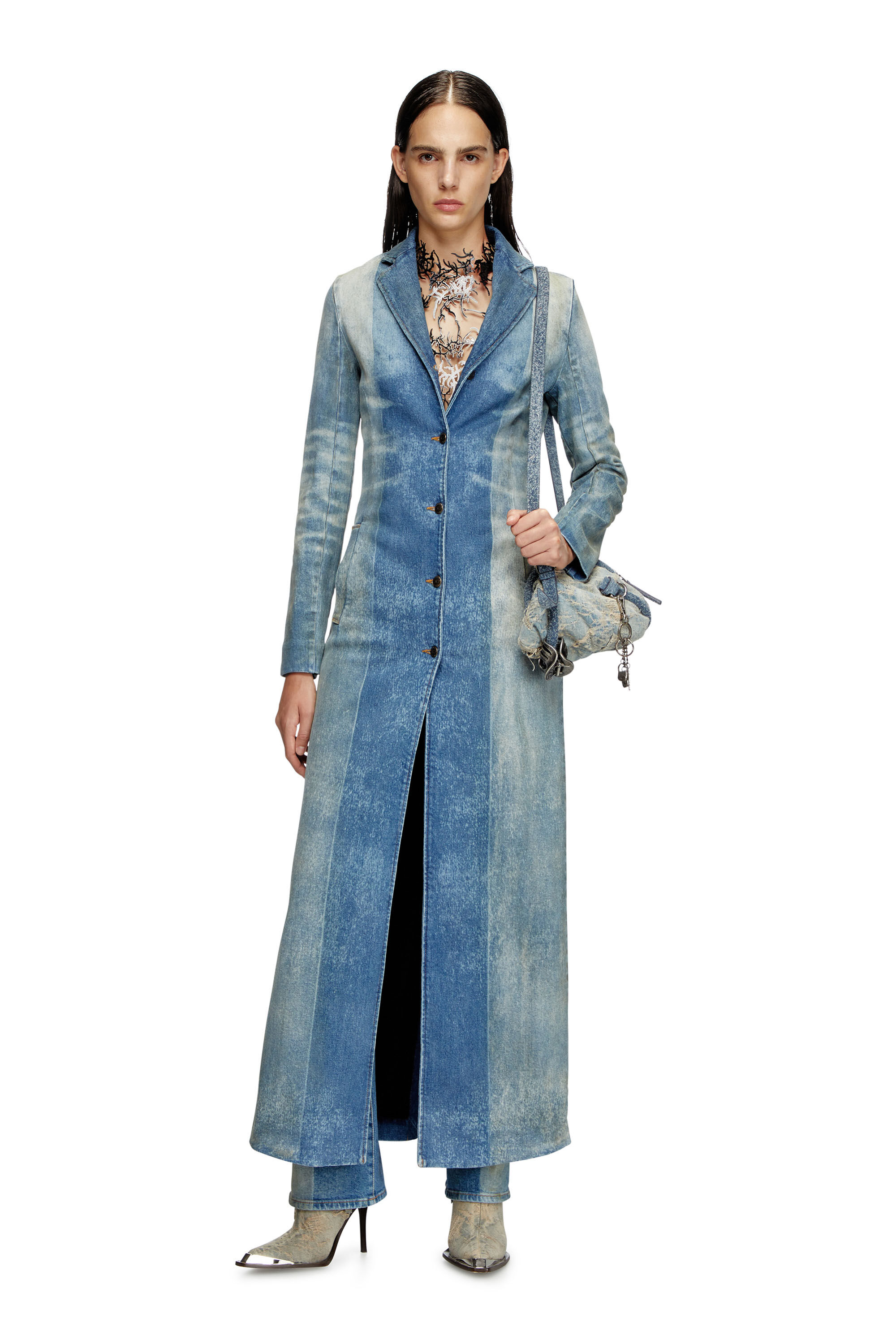 Diesel - DE-LAMOUR-FSF, Manteau en denim avec plis solarisés Femme in Bleu - 3