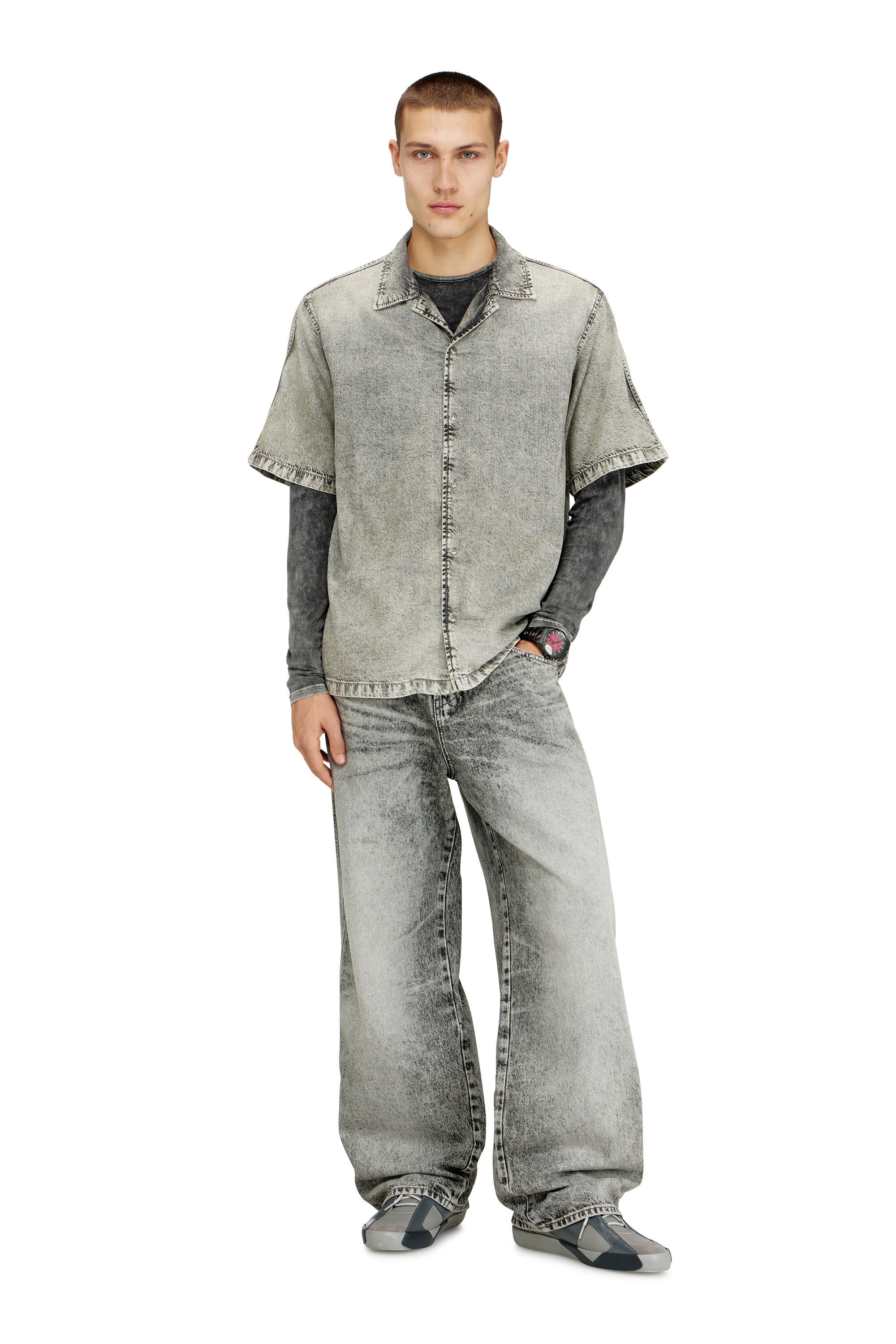 希少 DIESEL コムドット ひゅうが着用 D-Nabil-S デニムシャツS Men's Short-sleeve shirt in fluid treated denim | Grey | Diesel US