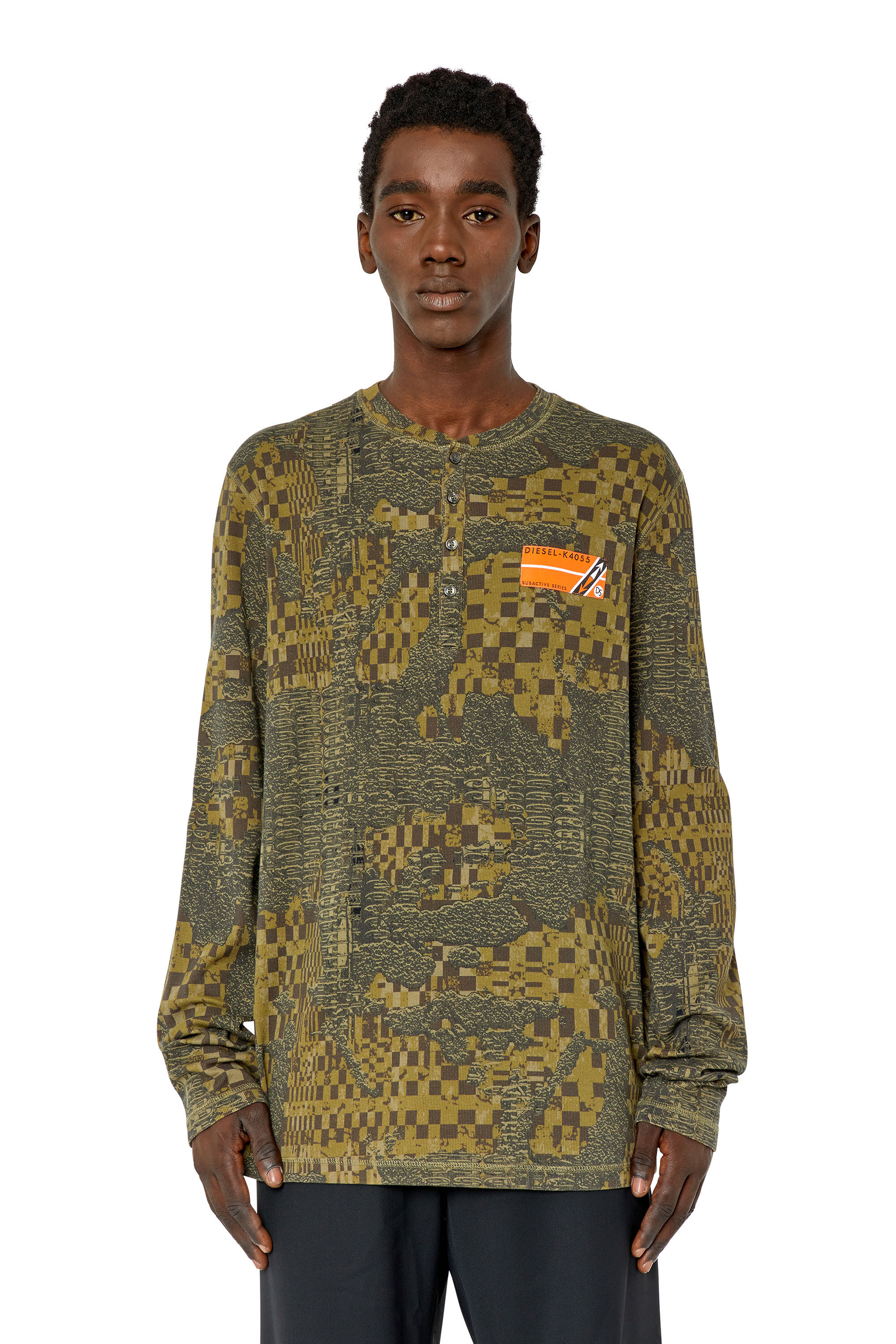Diesel - T-JUSER-G1, Top abotonado con estampado de camuflaje Hombre in Verde - 3
