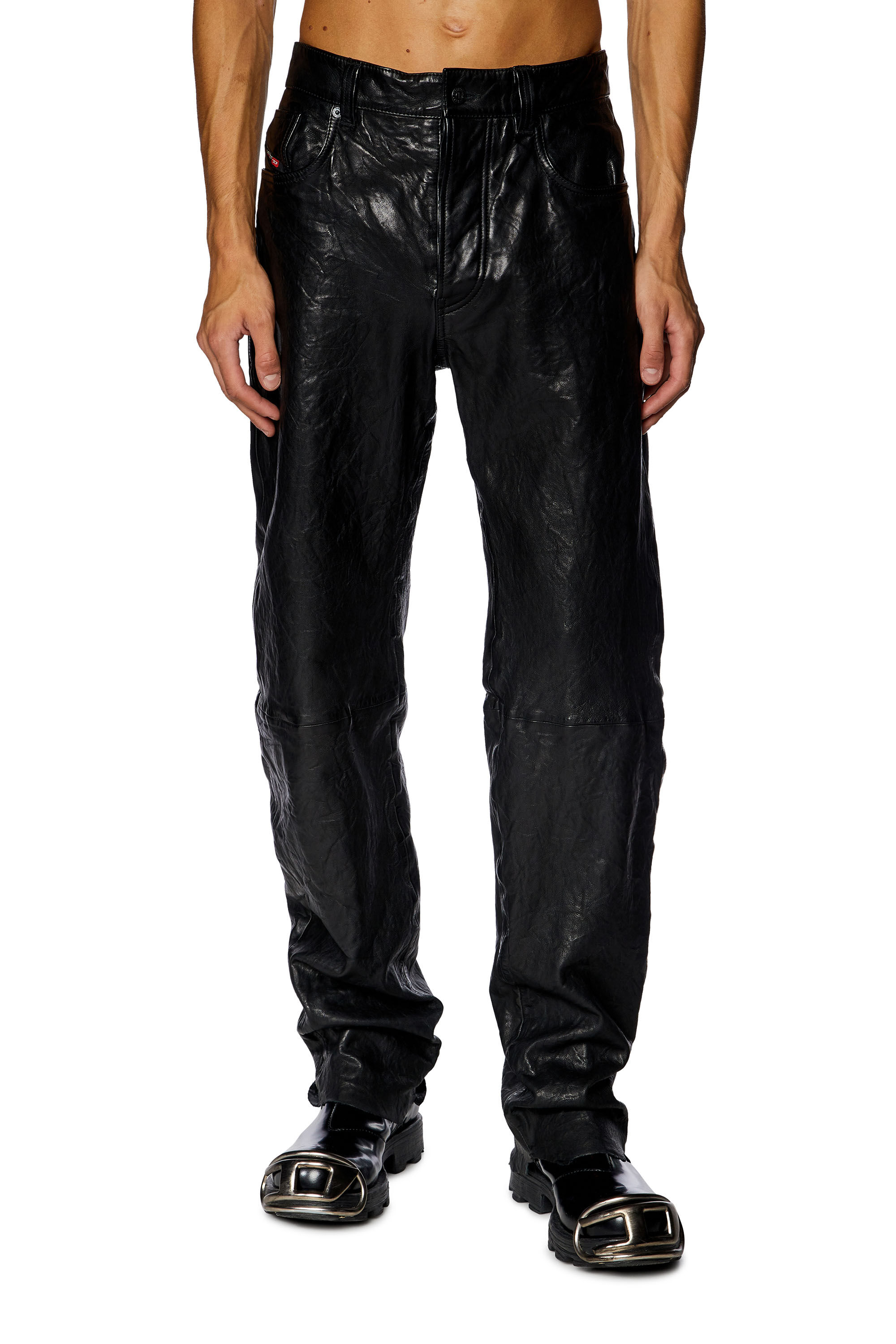 Diesel - P-MACS-LTH, Pantalon en cuir ciré texturé Homme in Noir - 3
