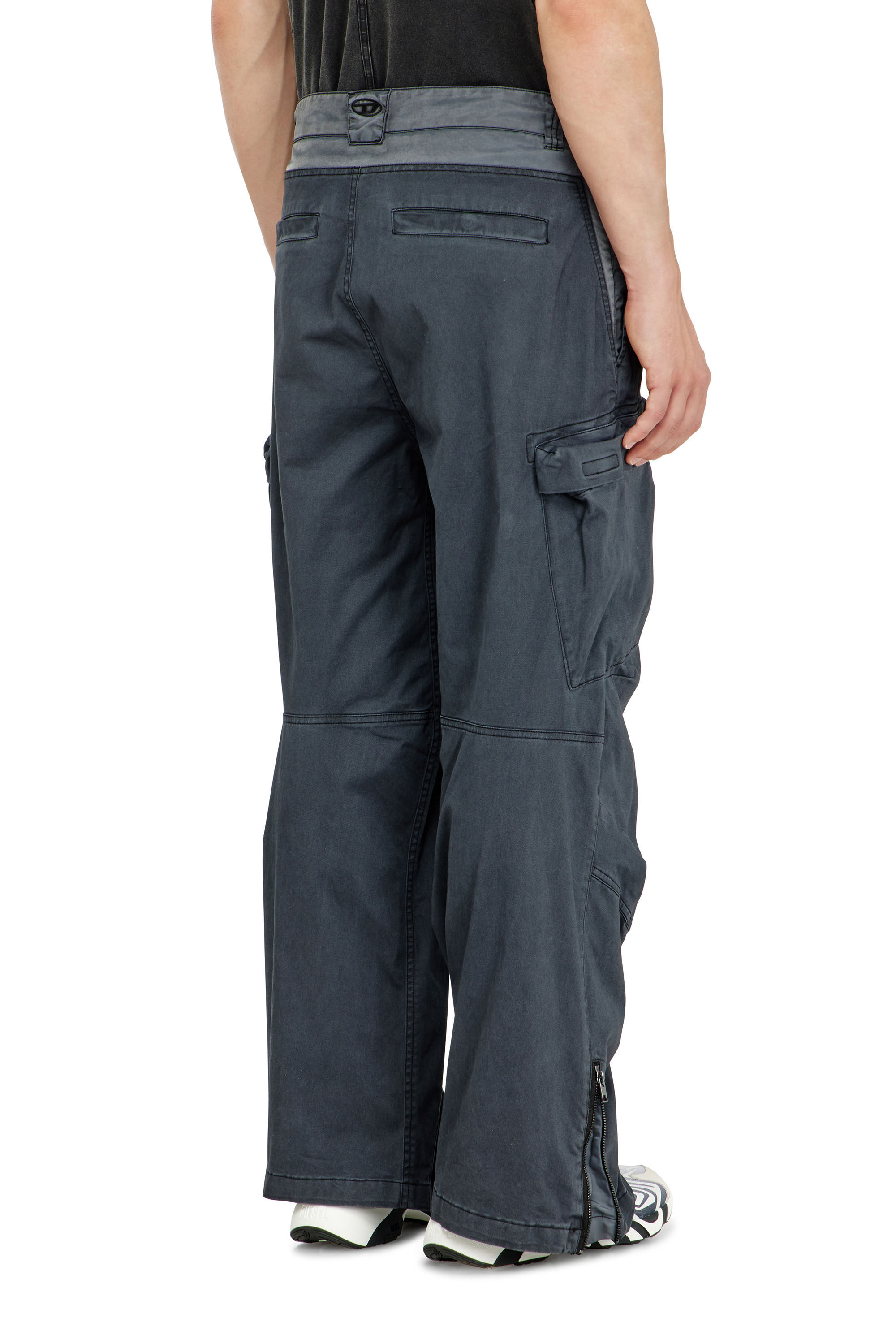 Diesel - P-DELLS, Pantalon cargo en coton et nylon Homme in ToBeDefined - 4