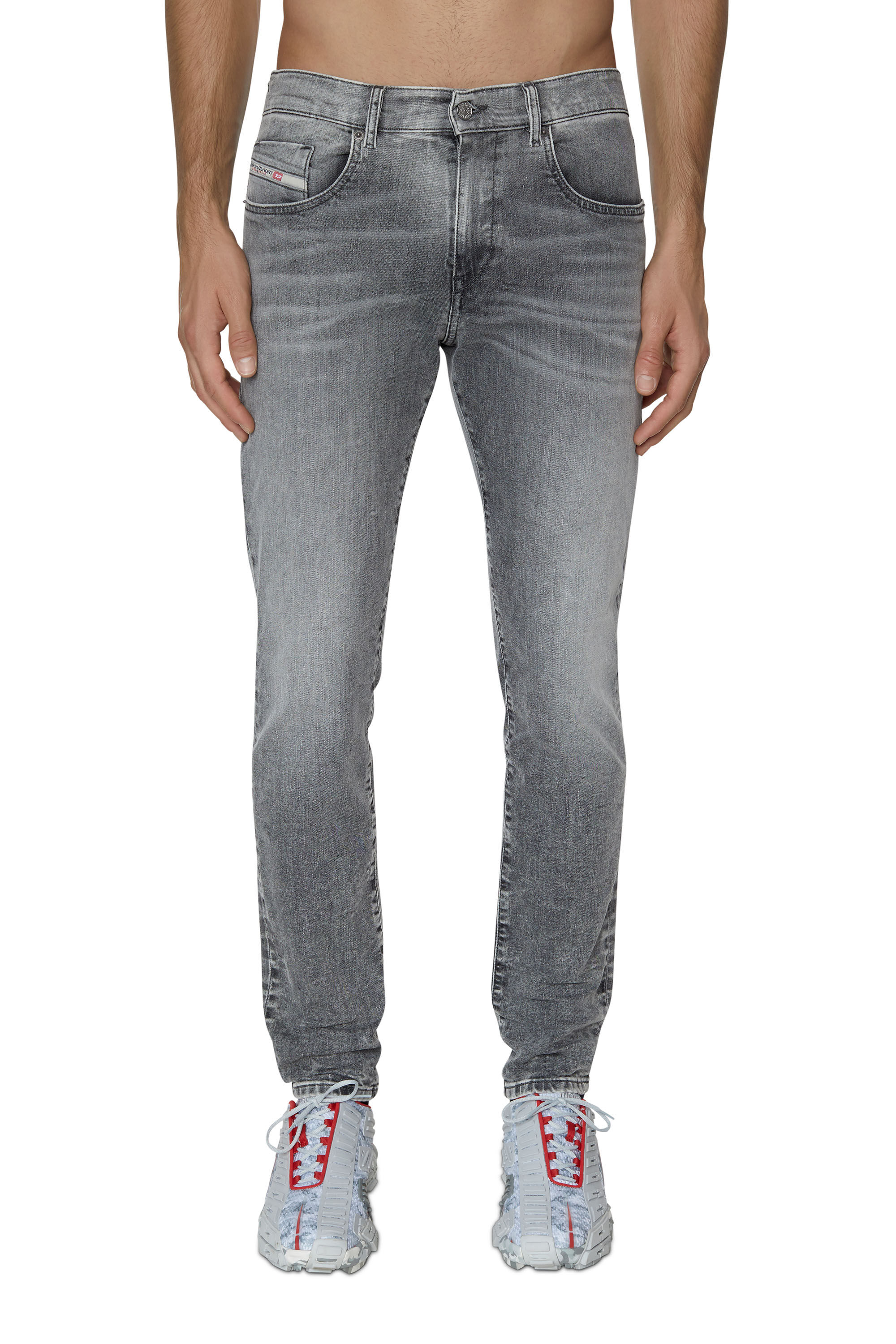 Diesel - Slim 2060 D-Strukt Joggjeans® 09D53, Male's Slim 2060 D-Strukt Joggjeans® in Black/Dark Grey - 3