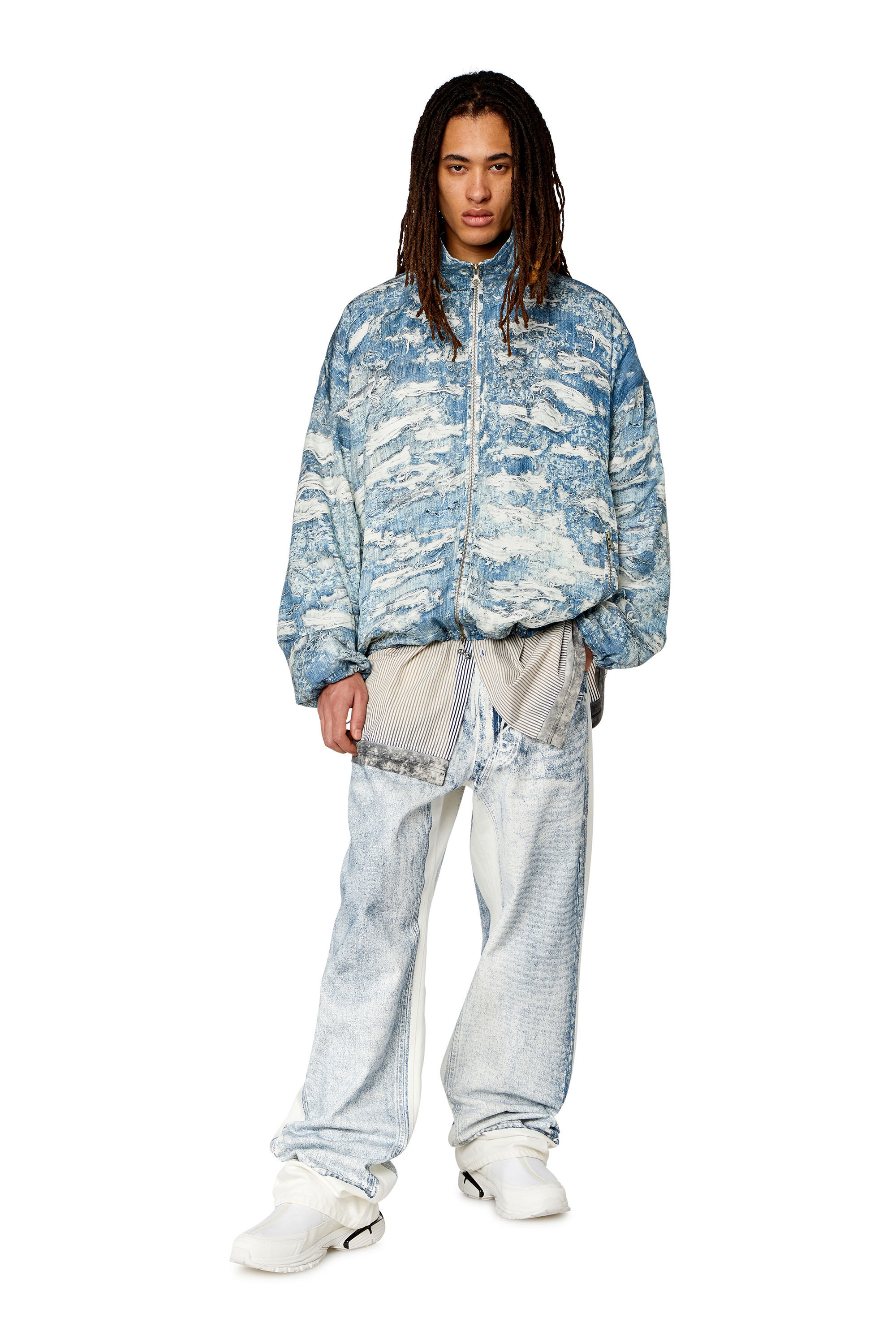 Diesel - J-ALSTON, Veste coupe-vent avec imprimé denim Tiger Breaks Homme in Bleu - 1