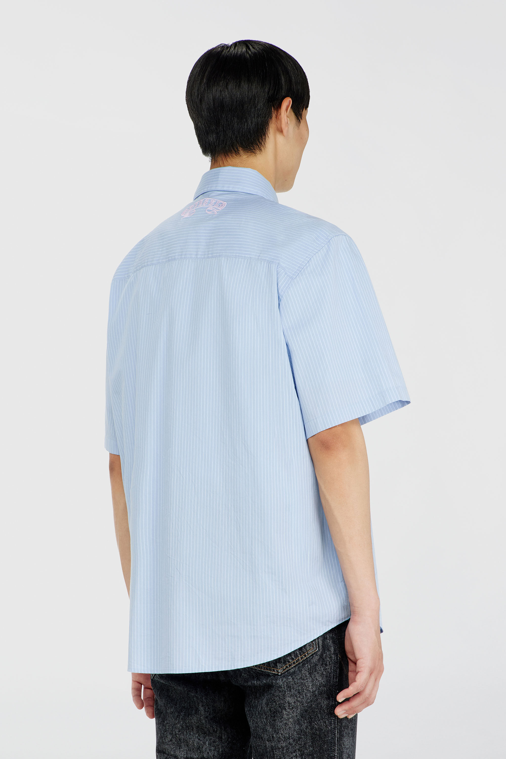 Men's Striped poplin shirt with embroidered patch | Blue | Diesel US