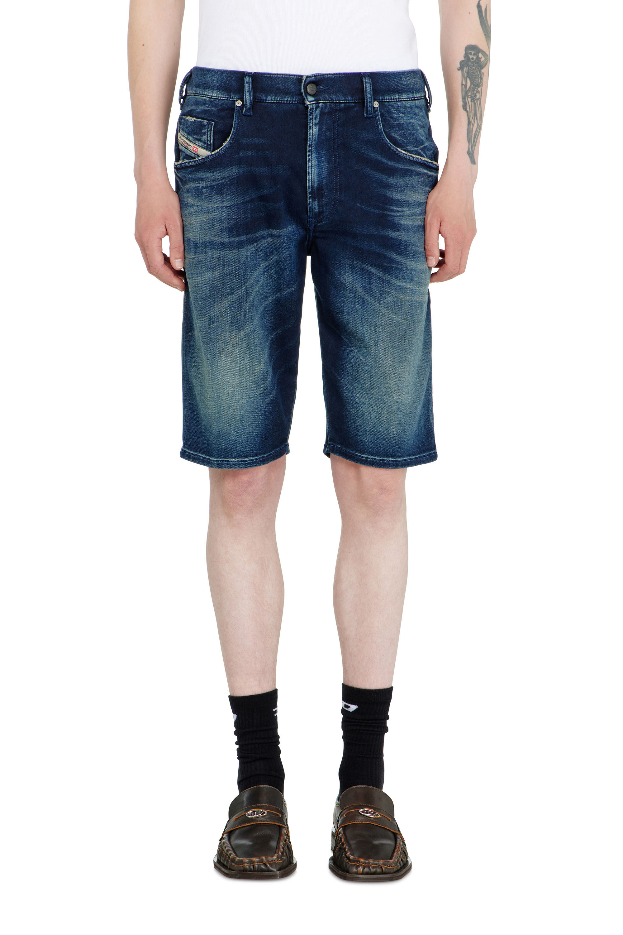 Diesel - 2033 D-KROOLEY-SHORT-BW JOGG, Male's Chino shorts in shaded JoggJeans in Dark Blue - 3