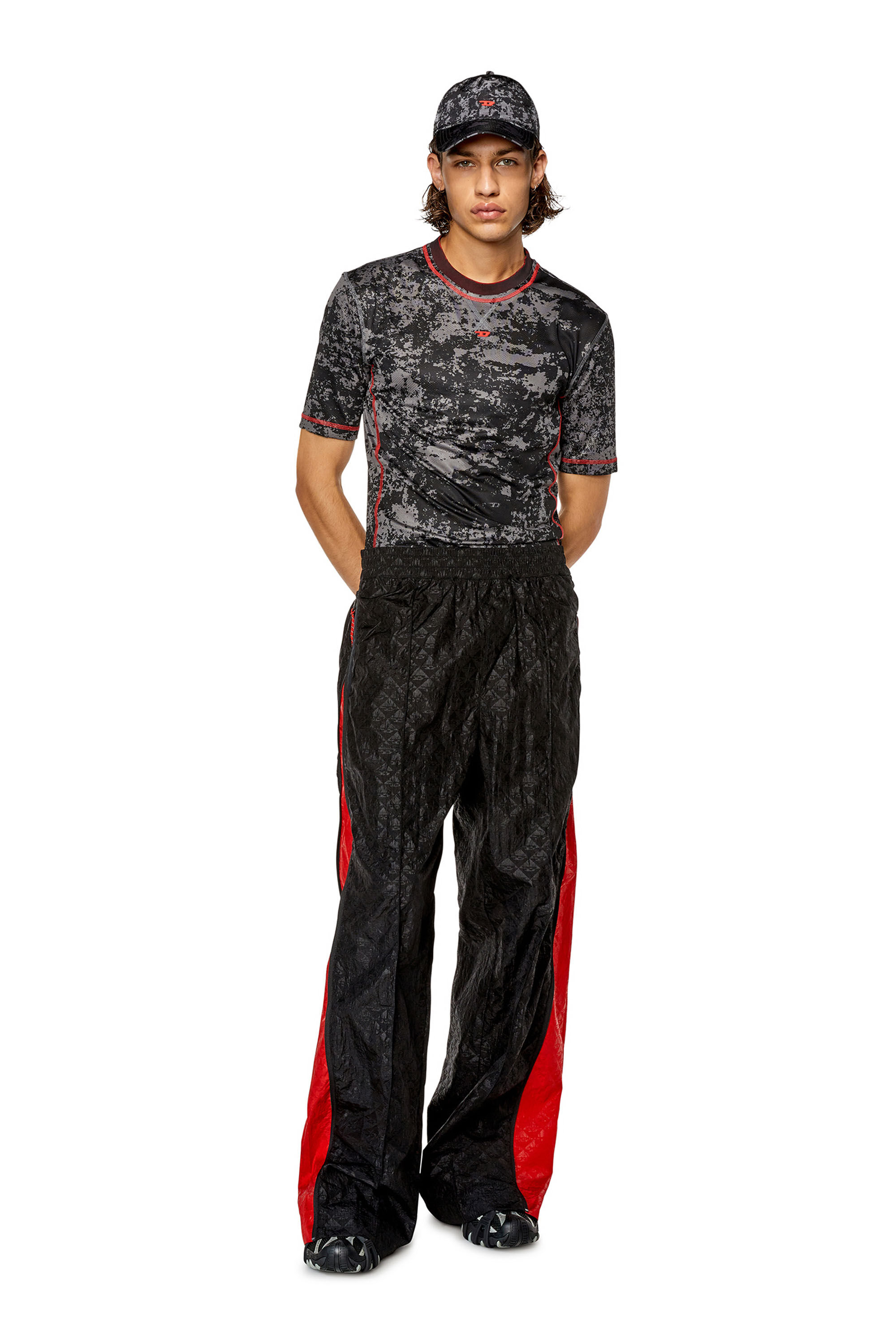 Diesel - AMTEE-GAEL-WT28, Camiseta en jacquard de camuflaje con estampado nublado Hombre in Negro - 1