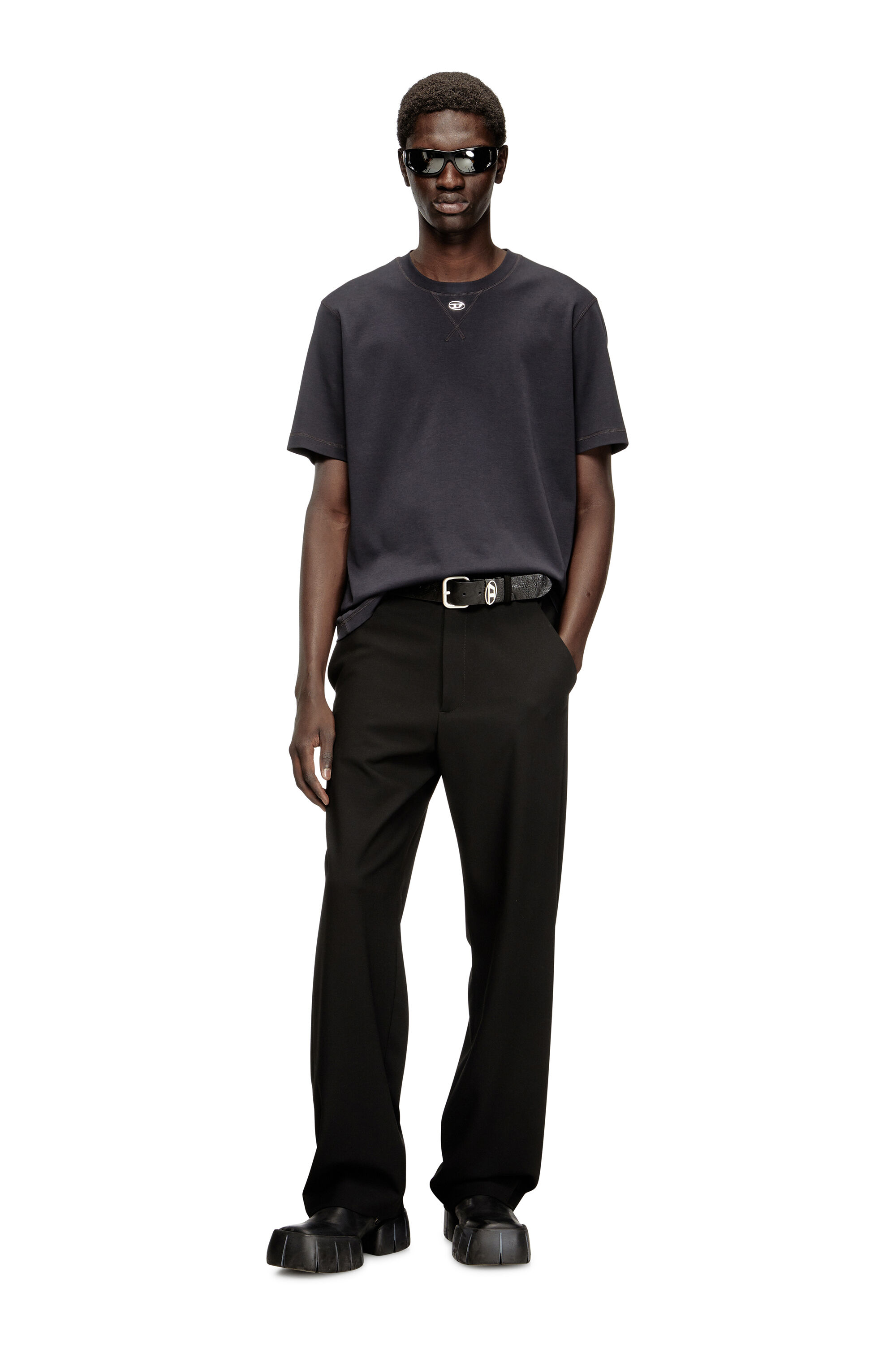 Diesel - T-MADJUST-TR, T-shirt régulière avec col rond et Oval D Homme in Gris - 4