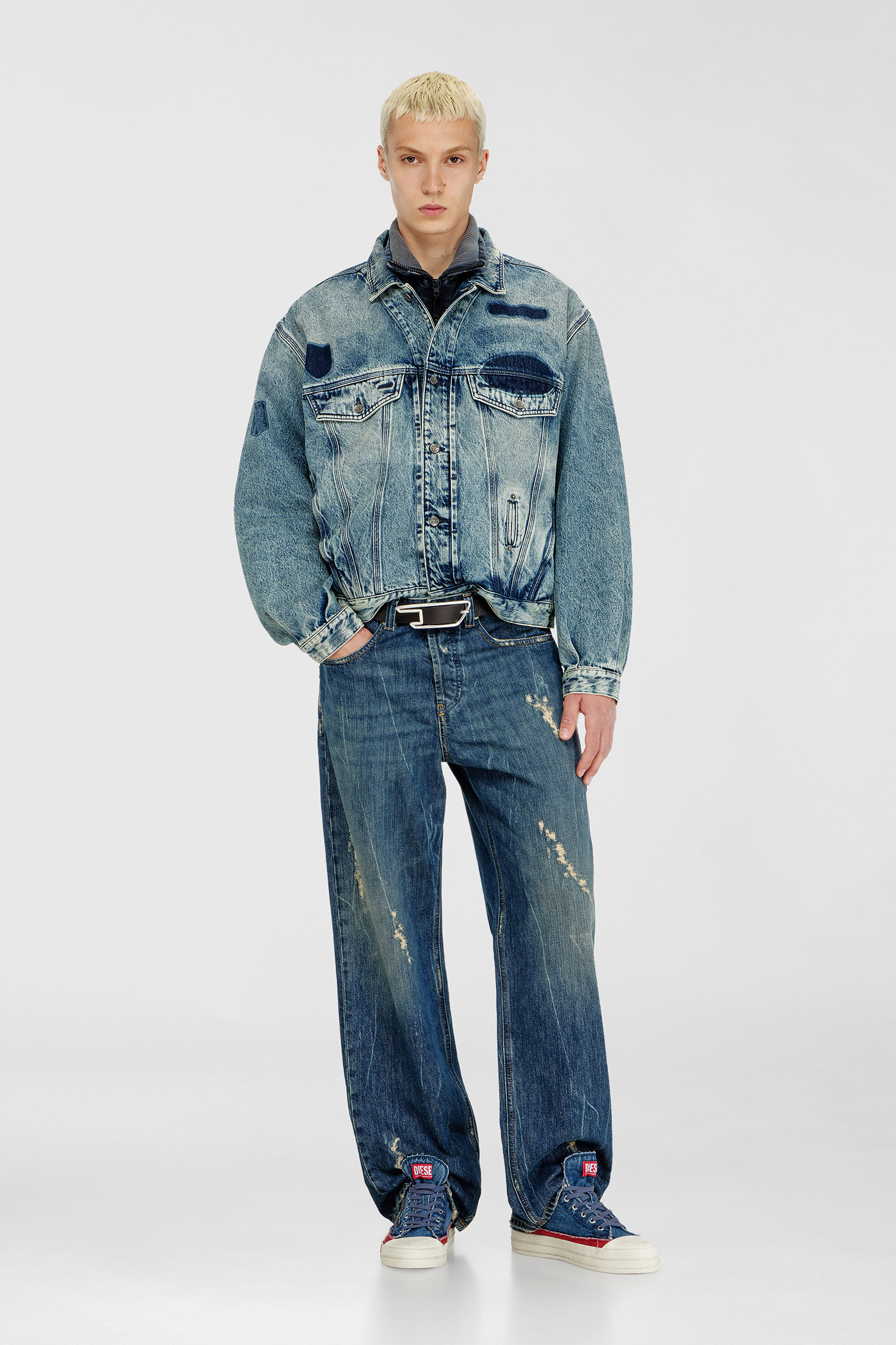 Men's Relaxed Jeans | Low Waist 2001 D-MacroMedium blue | Diesel US