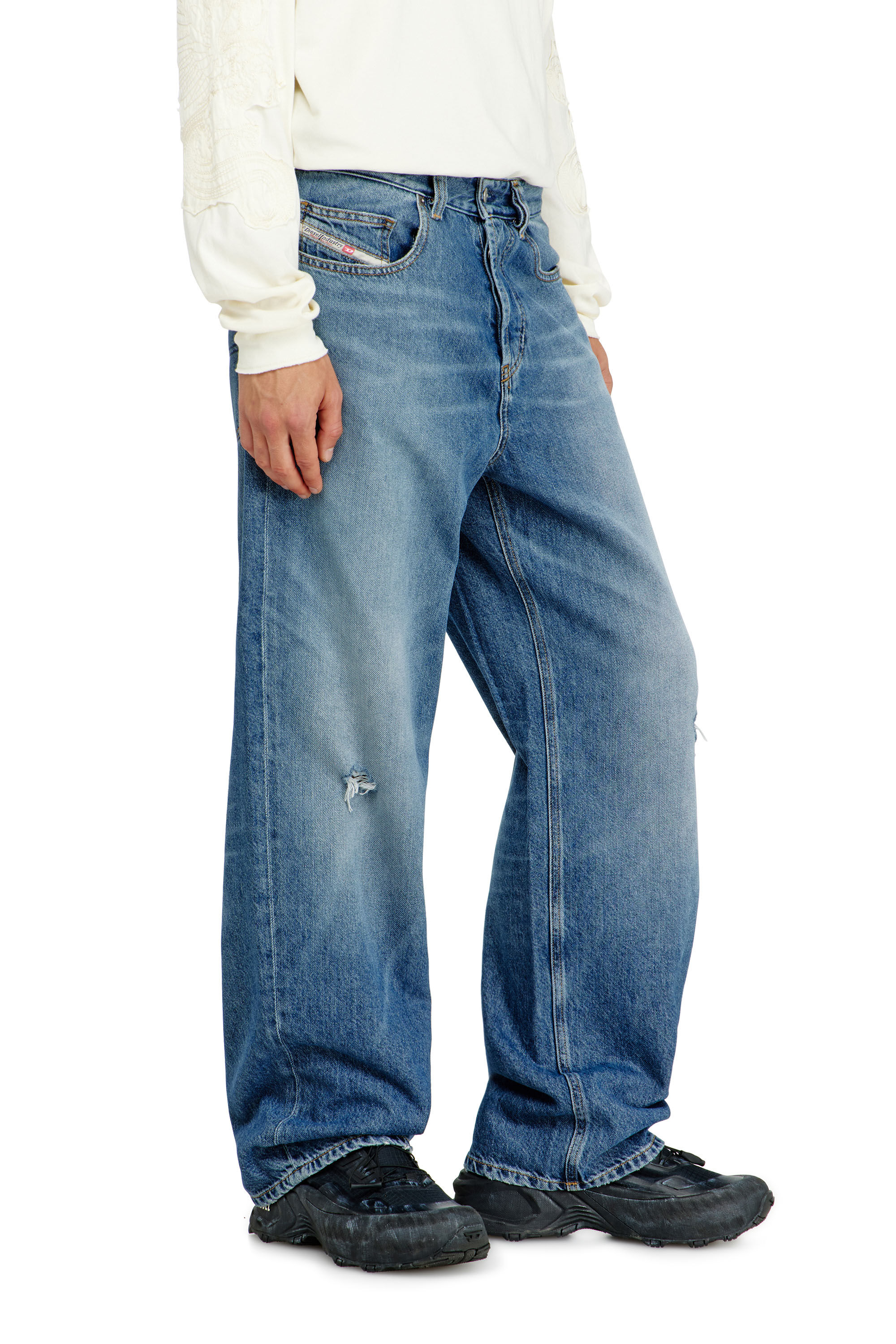 Men's Relaxed Jeans | Medium blue | Diesel 2001 D-Macro