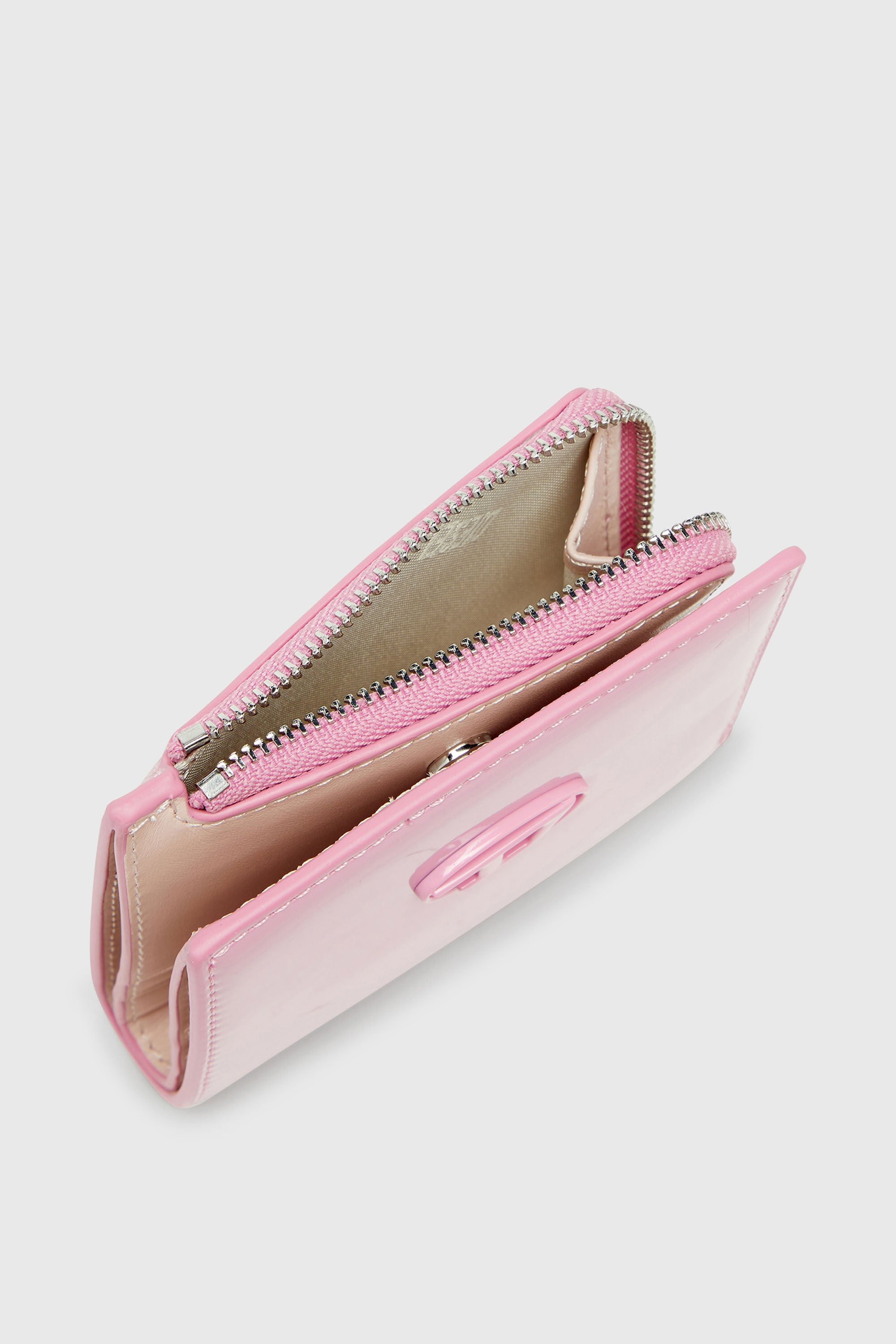 Diesel - PLAY BI FOLD ZIP L, Female's Bi-fold wallet in glossy PU in Pink - 4