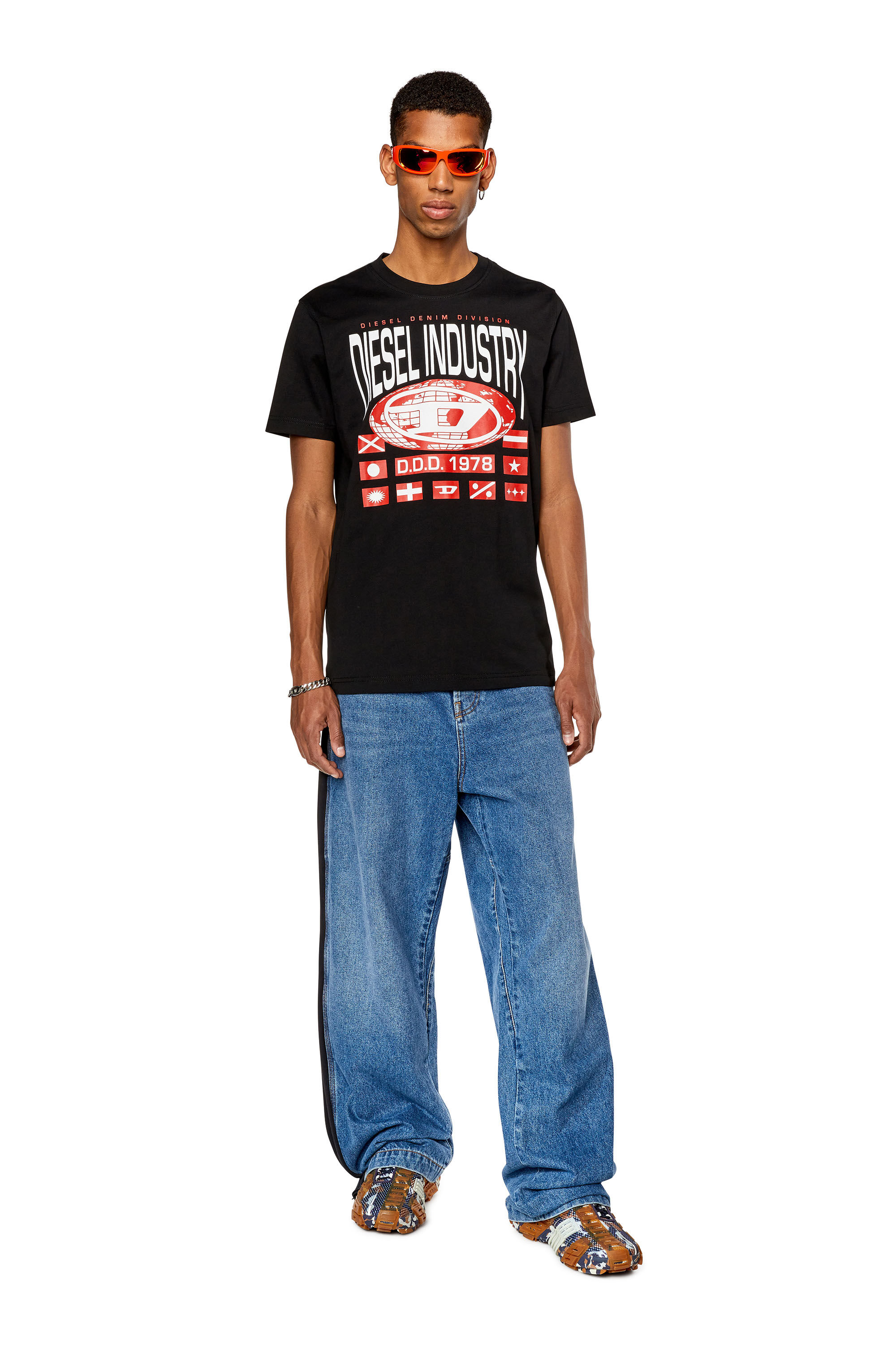 Diesel - T-DIEGOR-L8, Male's T-shirt with globe oval D print in Black - 1