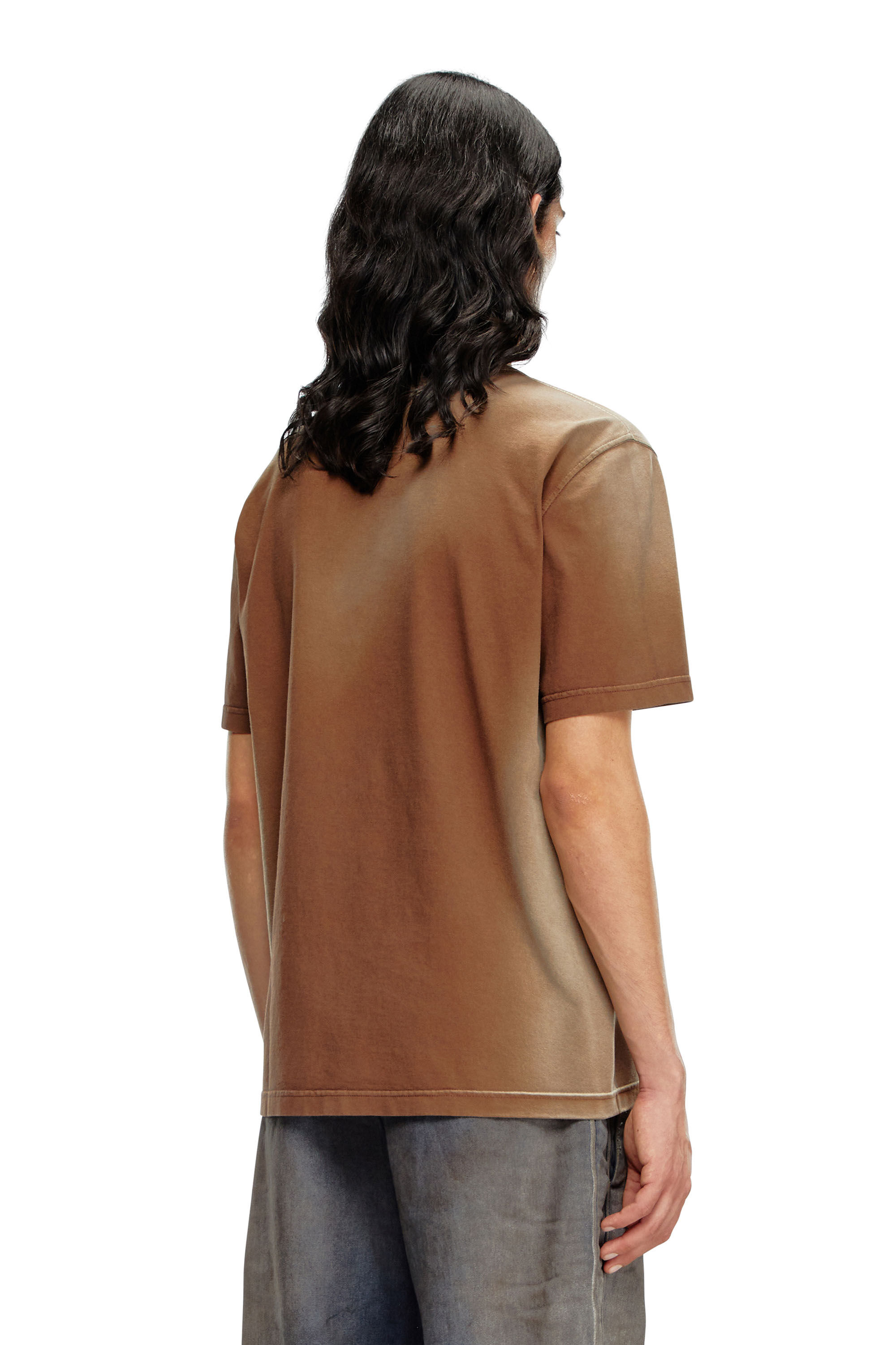Diesel - T-ADJUST-Q8, T-shirt délavé avec cut-out Oval D Homme in Marron - 4
