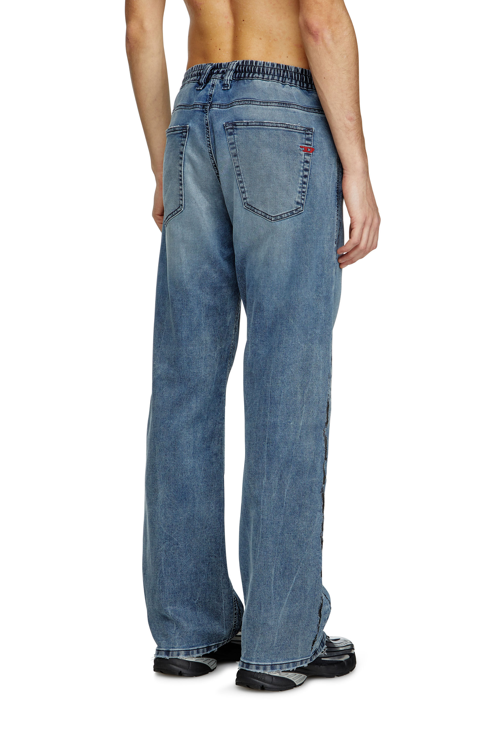 Men's Relaxed Jeans | Medium Blue | Diesel 2080 D-Reel