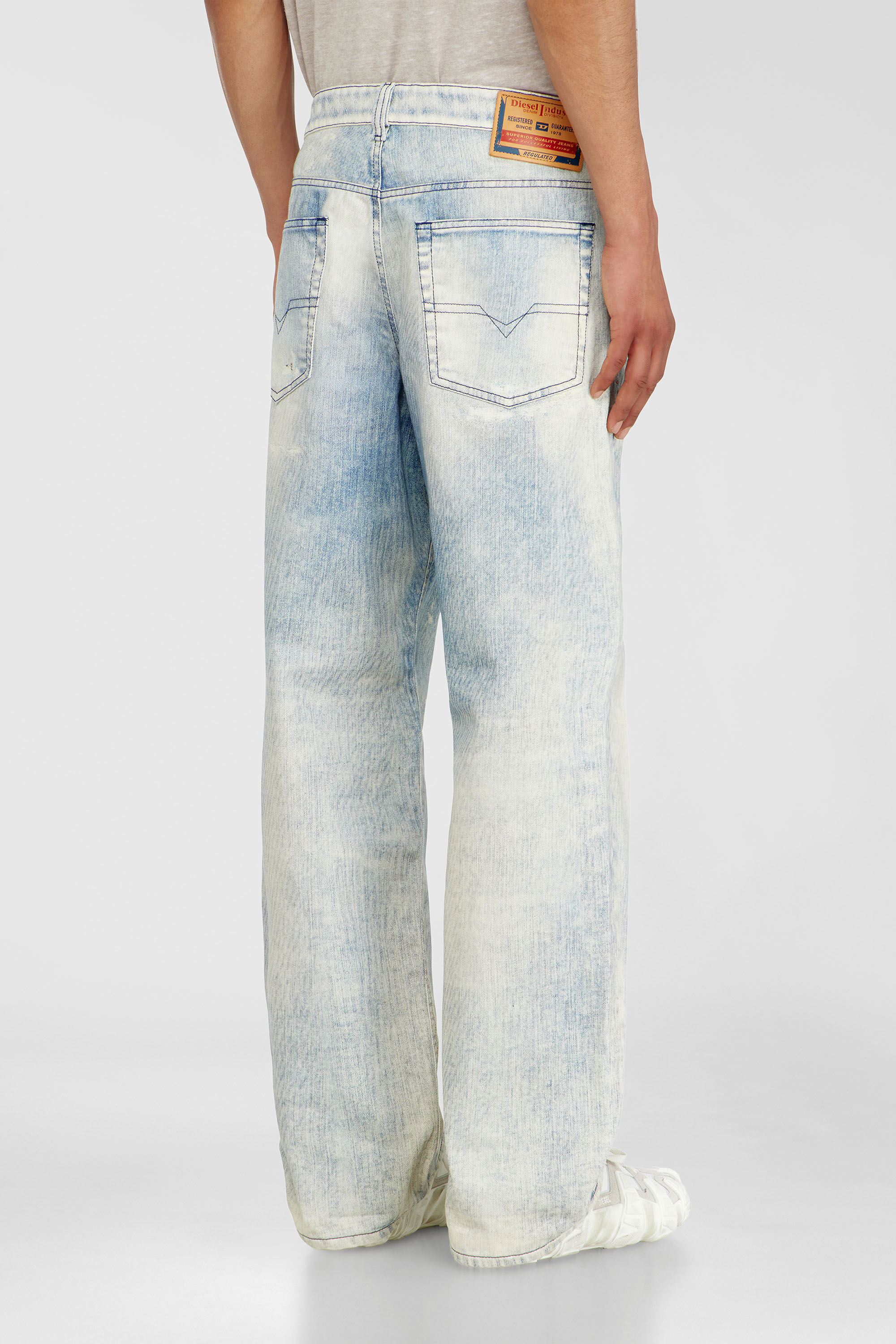 Diesel - Man's Relaxed Jeans 2001 D-Macro 09R69, Light Blue - 5