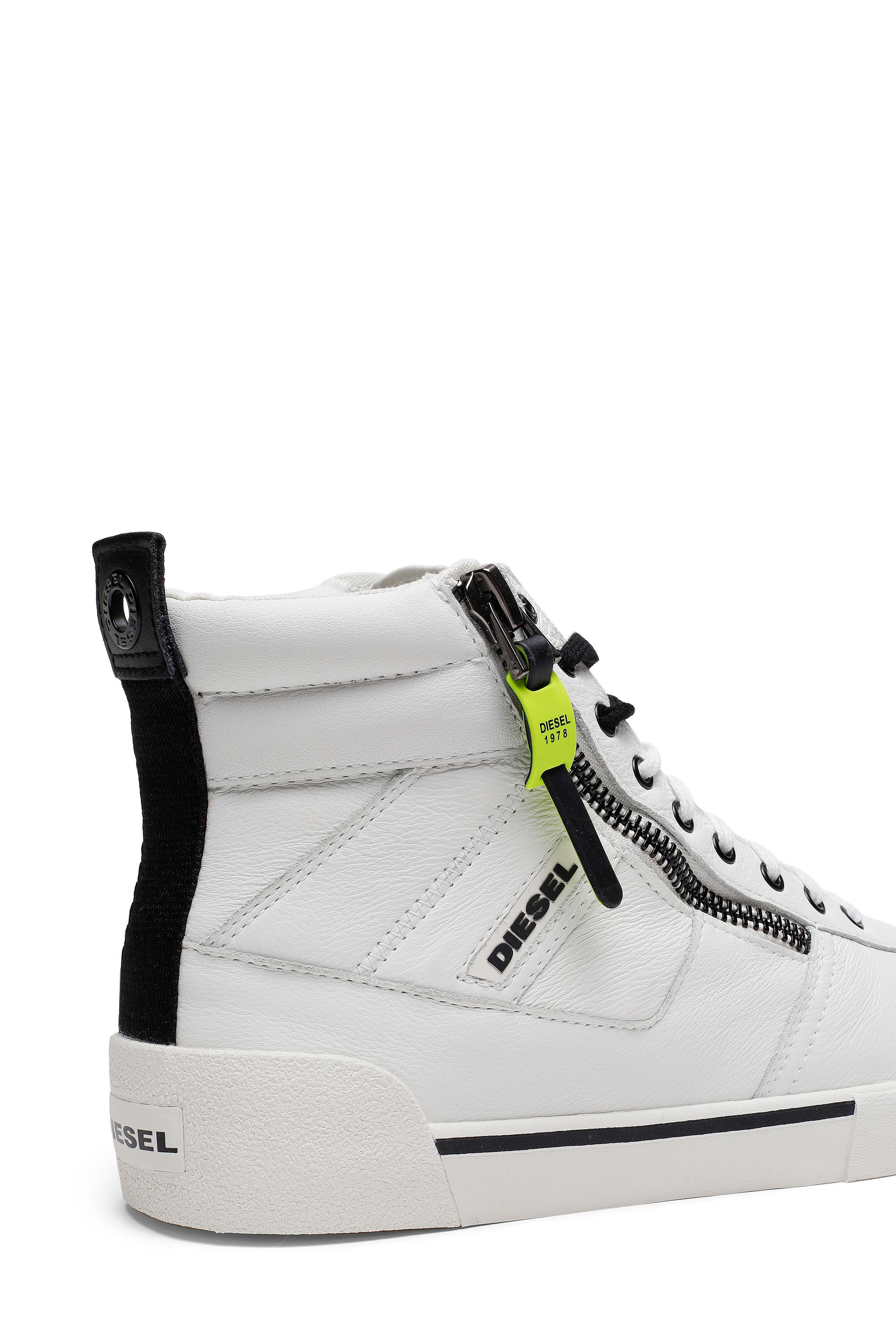 Diesel - S-DVELOWS, S-Dvelows-Sneakers montantes à panneaux en cuir suédé Homme in Blanc - 7