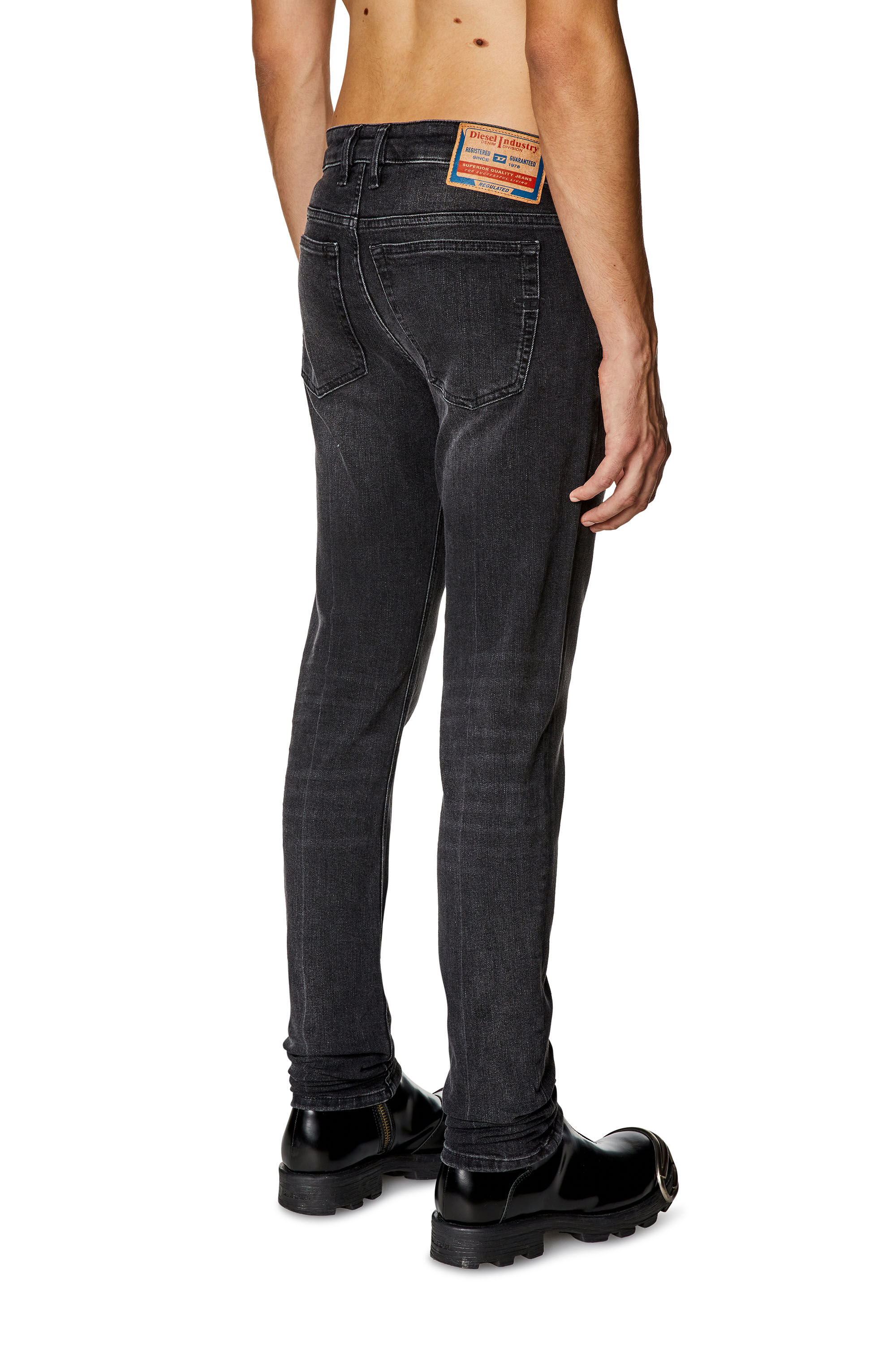 Diesel - Skinny Jeans 1979 Sleenker 0PFAX Homme, Noir/Gris foncé - Image 4