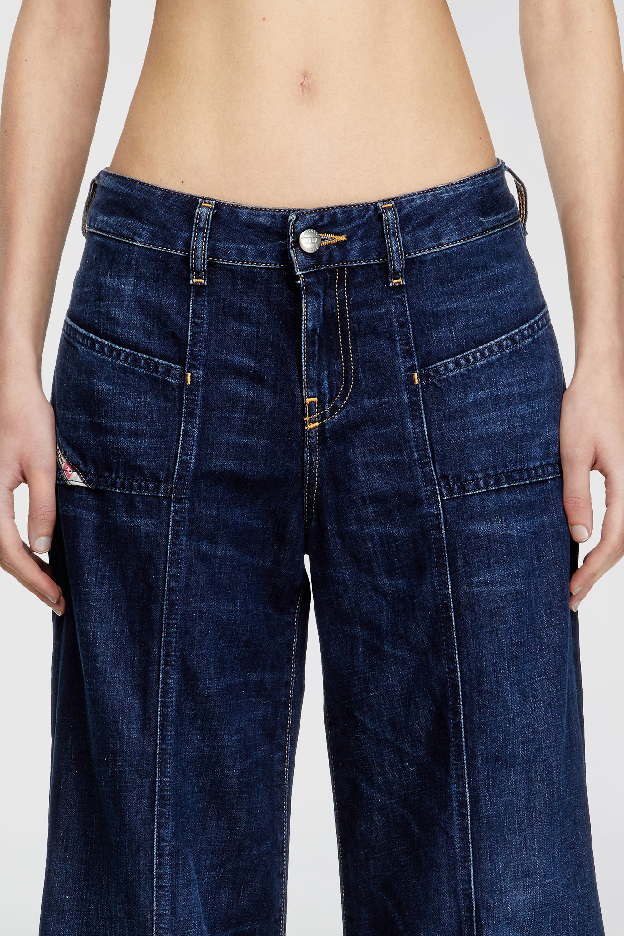 Diesel - Flare Jeans D-Akii 068RA Mujer, Azul Oscuro - 5