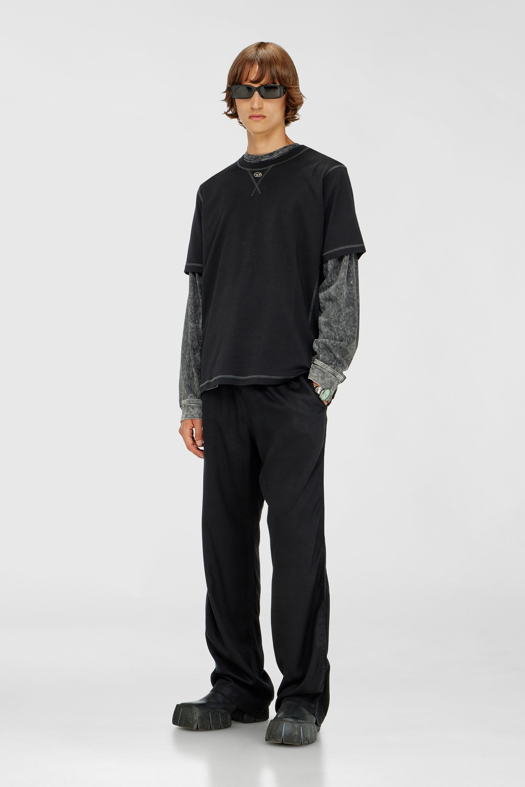 DIESEL ダークグレー 長袖Tシャツ Men's Regular T-shirt with crew neck and Oval D | Grey | Diesel US