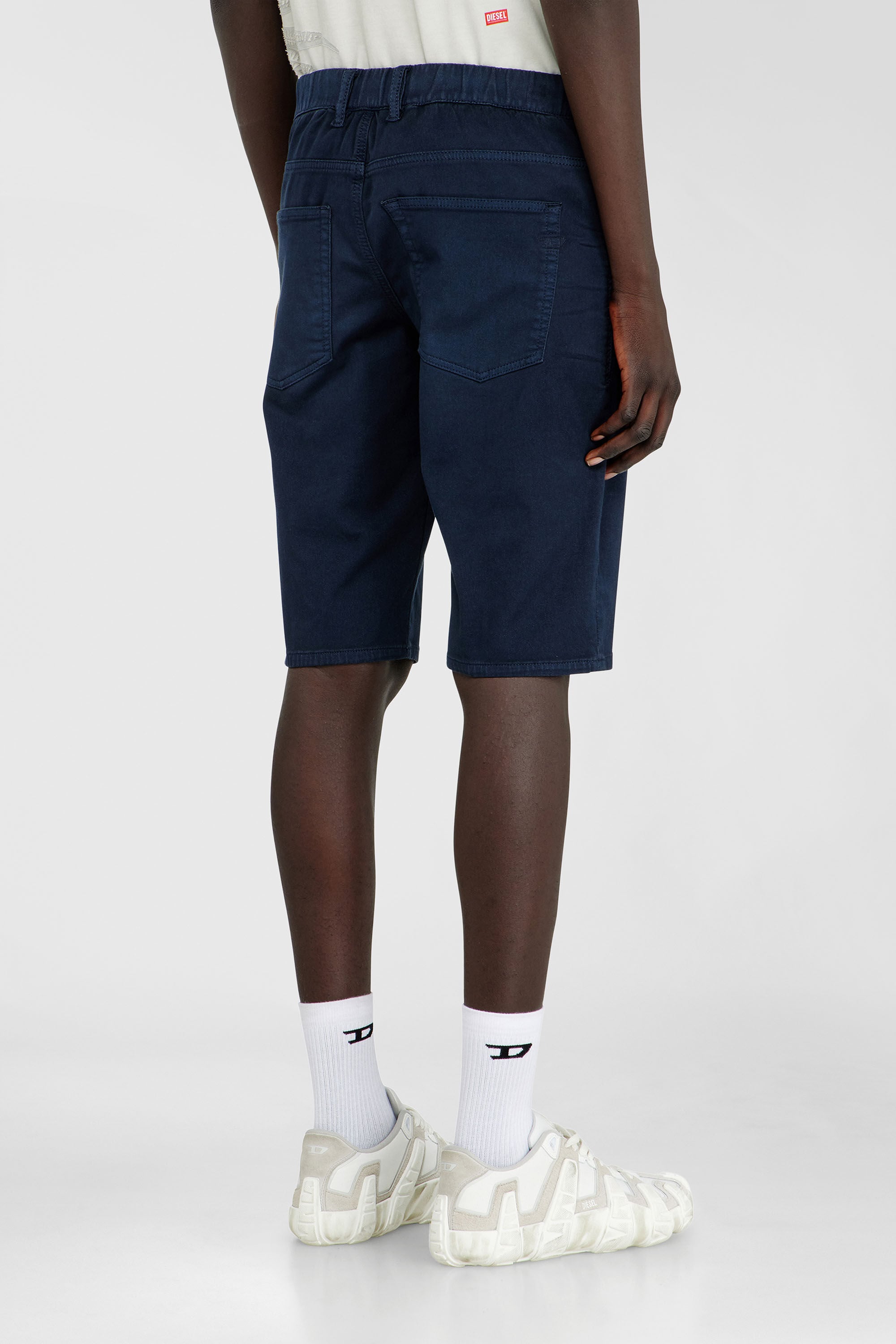 Diesel - 2033 D-KROOLEY-SHORT-BW JOGG, Slim shorts en denim de color Hombre in Azul marino - 4