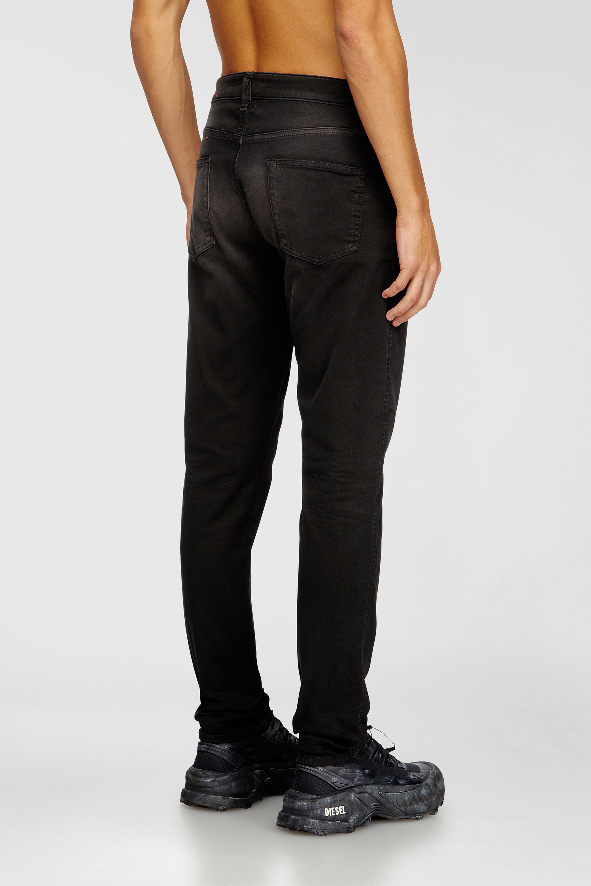 Diesel - Slim 2062 D-Strukt Joggjeans&reg; 0670M Hombre, Negro/Gris oscuro - 3