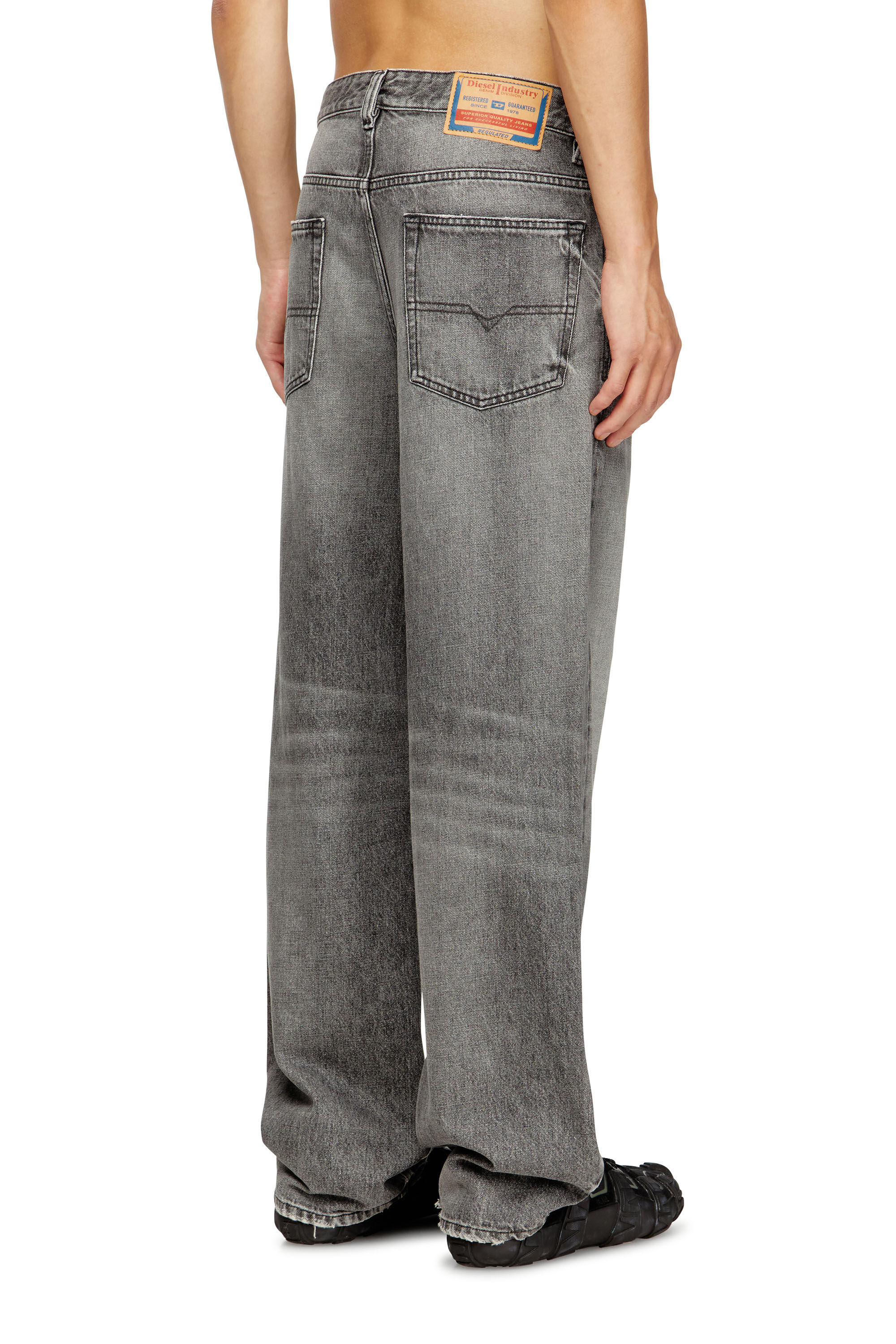 Diesel - Relaxed Jeans 2001 D-Macro 007AW Homme, Gris - Image 4