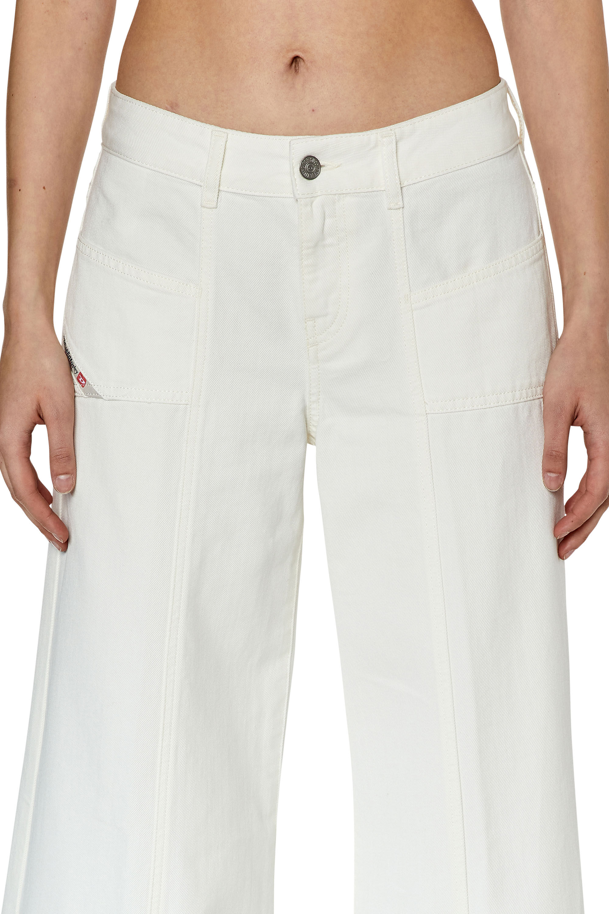 Diesel - Flare Jeans D-Akii 068JQ Femme, Blanc - Image 5