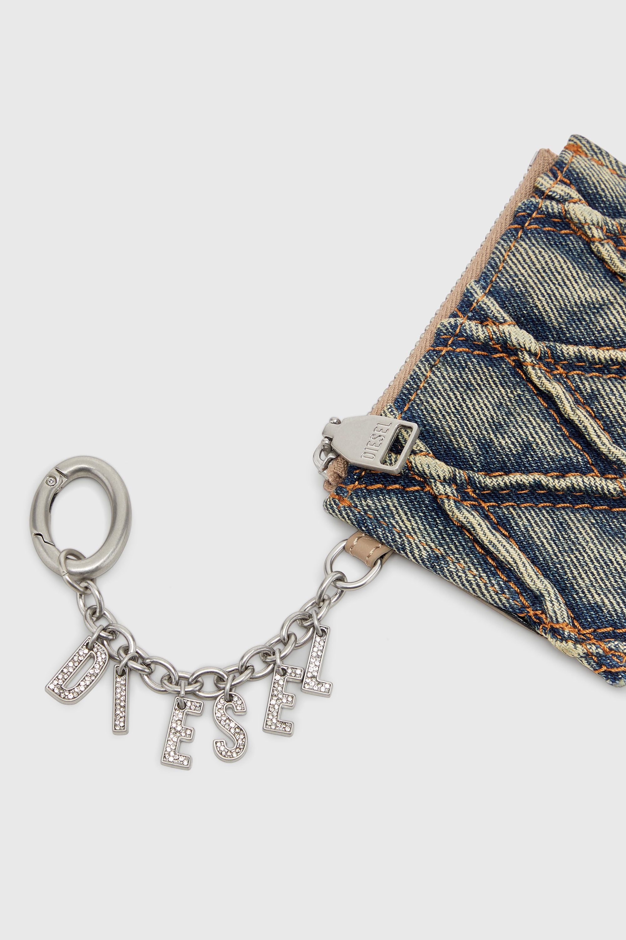 Diesel - CARD HOLDER WITH CHAIN, Tarjetero de denim acolchado con motivo argyle Mujer in Azul marino - 4