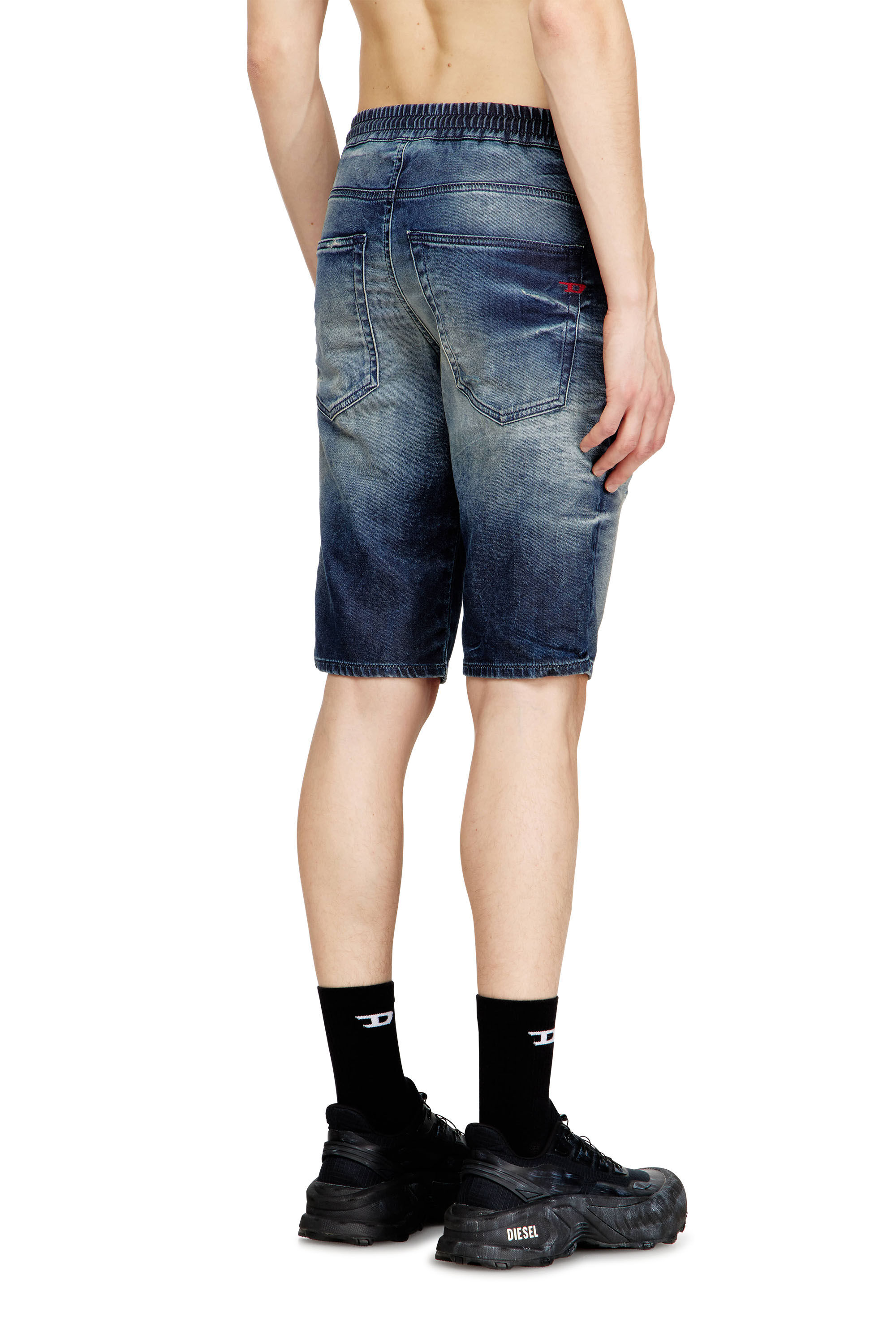 Diesel - 2033 D-KROOLEY-SHORT JOGG, Short slim fit en JoggJeans trait&eacute; Homme in Bleu - 4