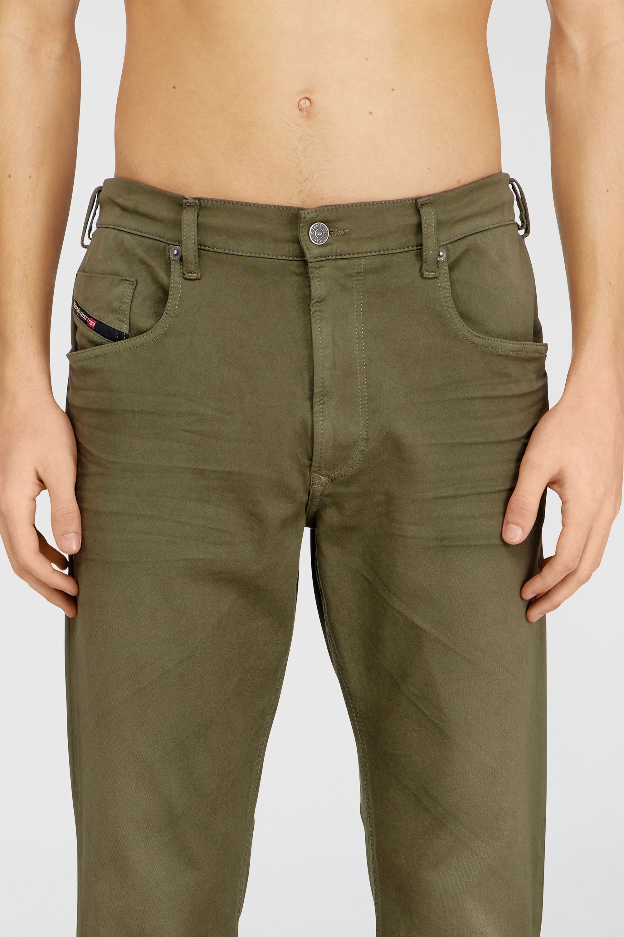 Diesel - Regular 2032 D-Krooley-BW Joggjeans&reg; 0670M Hombre, Verde Militar - 5
