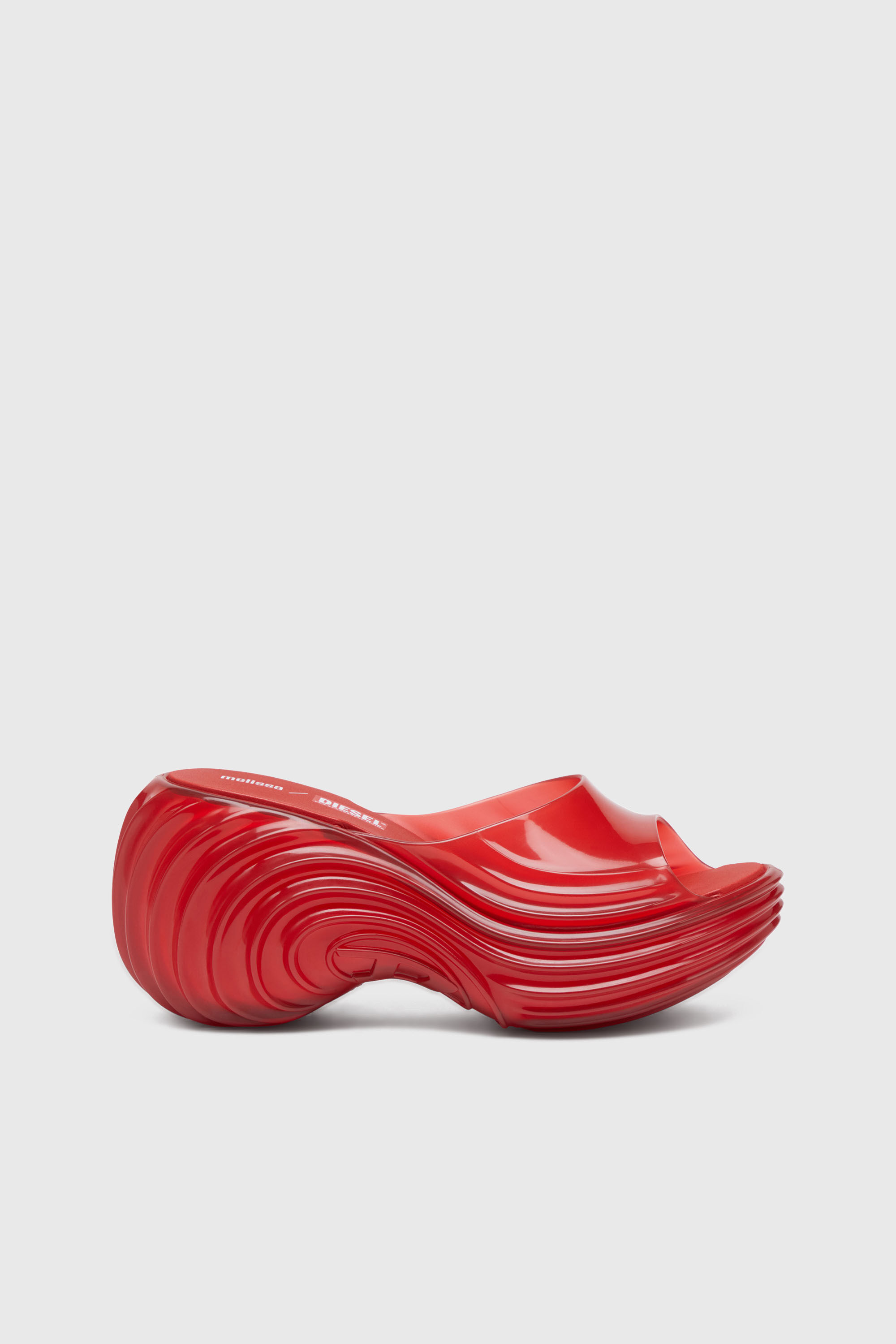 葵月　KM-125 【ハンズ・ペーター・ミュラー】作　赤瑪瑙カメオルース Women's Platform mule in Melflex® | Red | Diesel {{Country}}