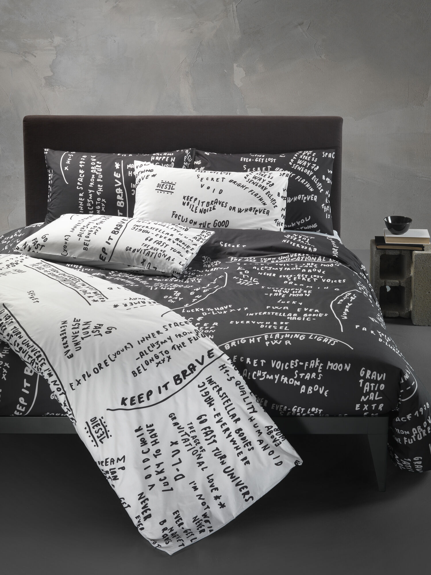 Diesel - 2004011 PCPP SCRIBBLES  255X255 PR001, Unisex's Double duvet cover set SCRIBBLES in Black/White - 3