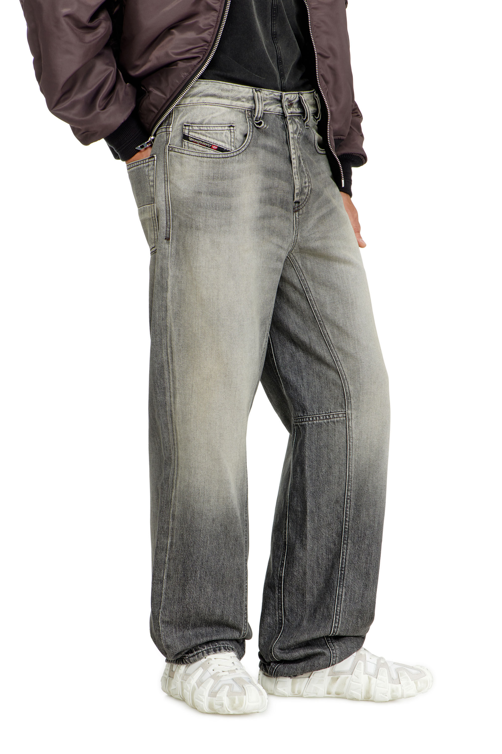 Men's Relaxed Jeans | Low Waist 2001 D-MacroGrey | Diesel US