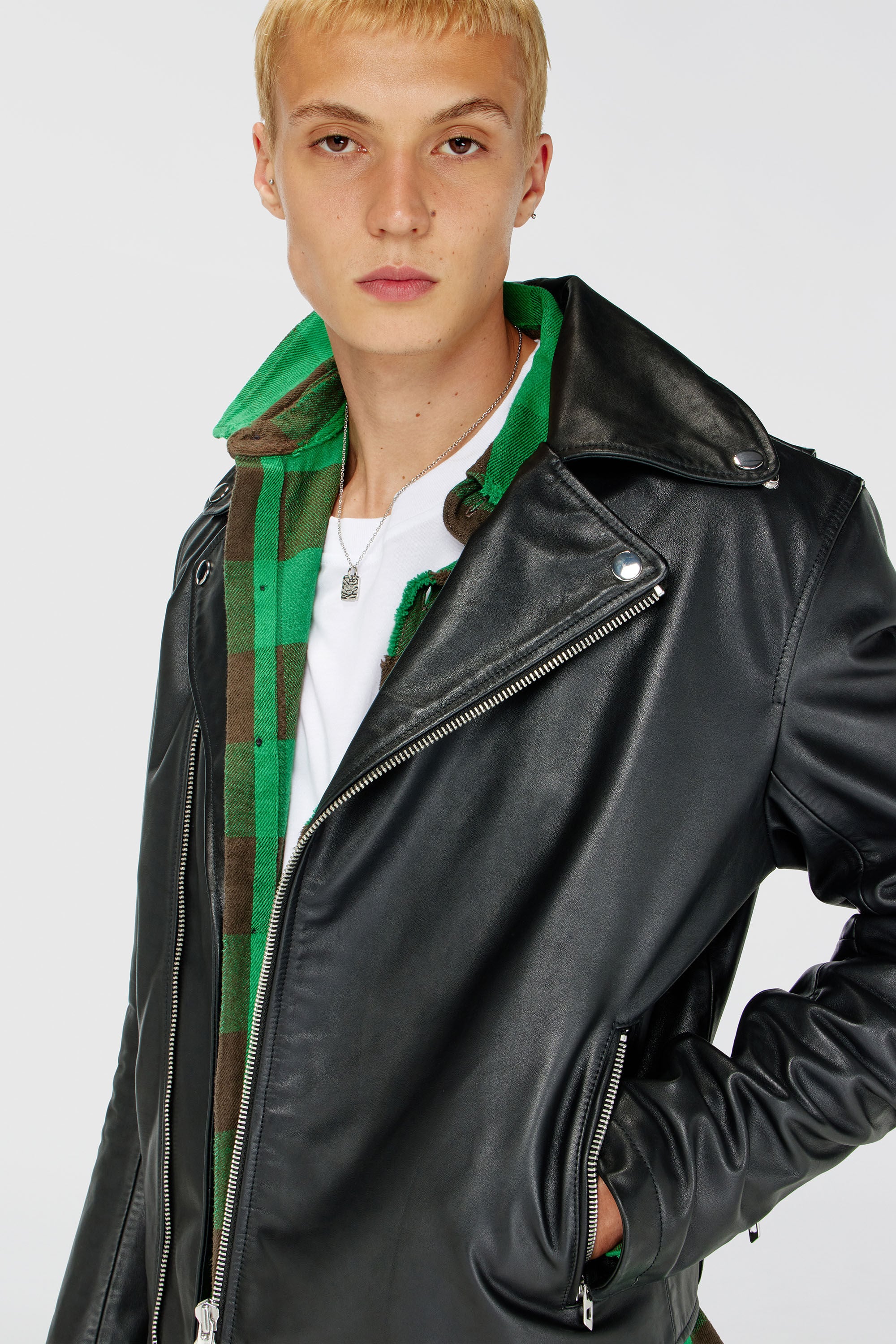 Diesel - L-EO-WRD, Man's Biker jacket in waxed leather in Black - 4