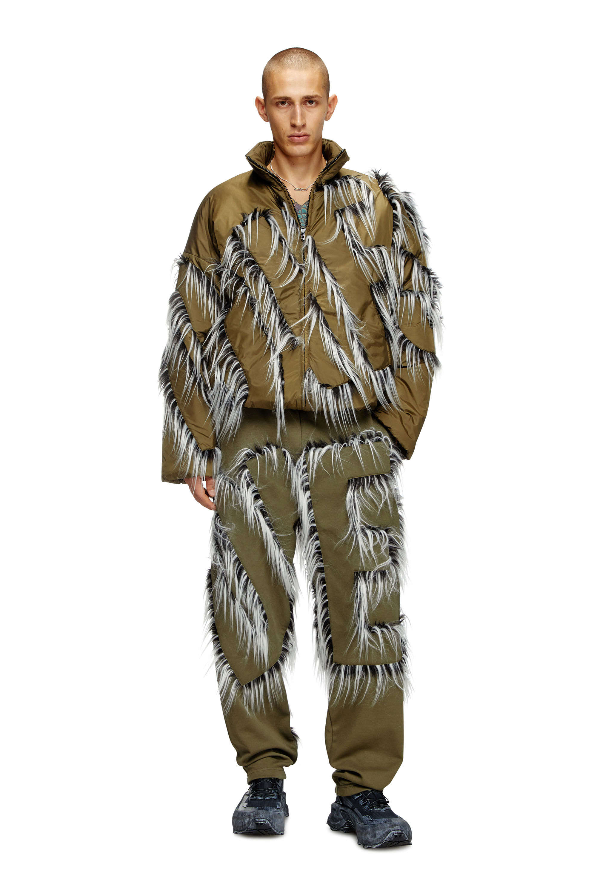 gr-uniforma × diesel army pants s Men's Track pants with hairy-trim logo | Green | Diesel US