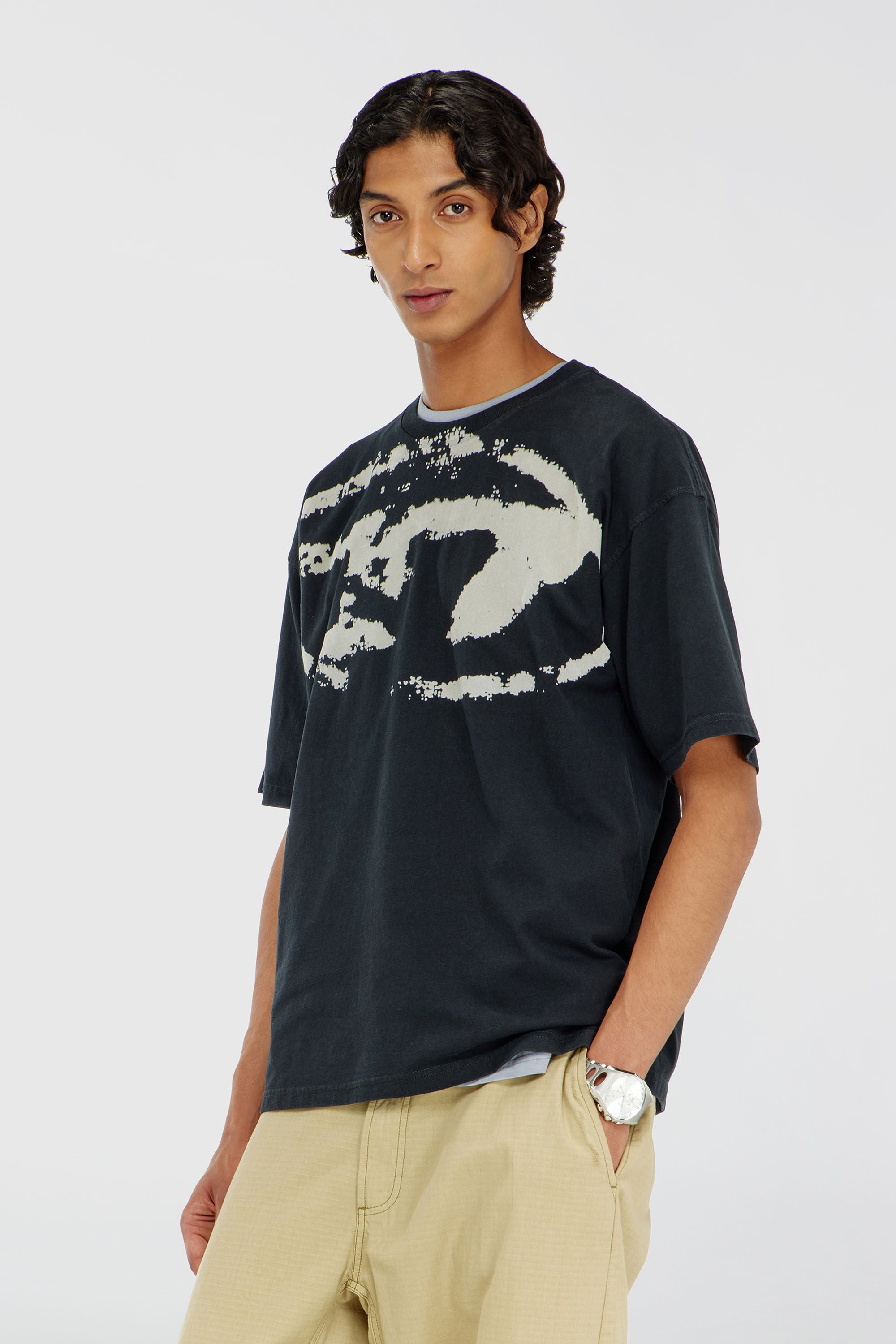 Men's T-shirt with distressed flocked logo | Black | Diesel US