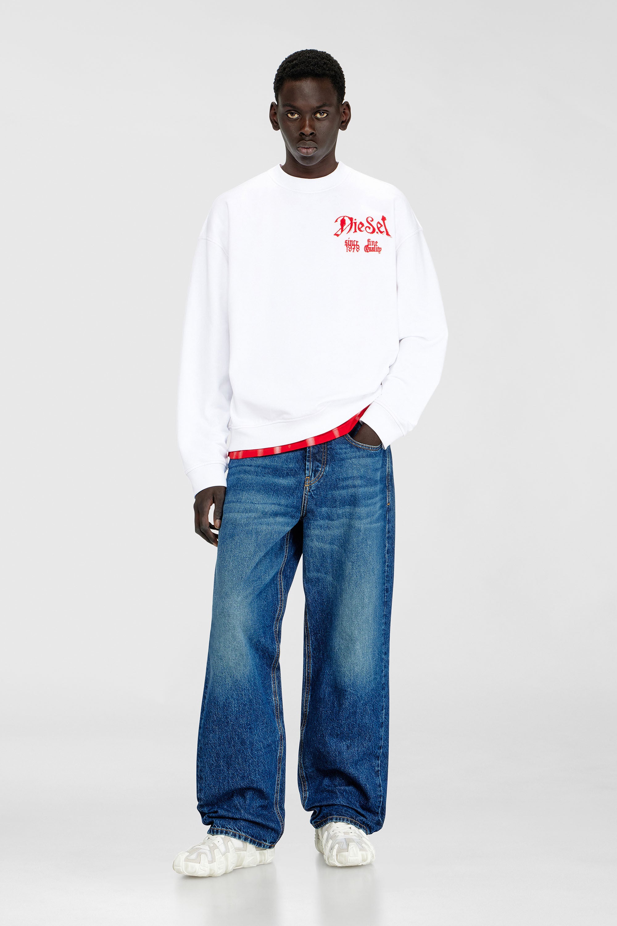 Men's Relaxed Jeans | Low Waist 2001 D-MacroMedium blue | Diesel US