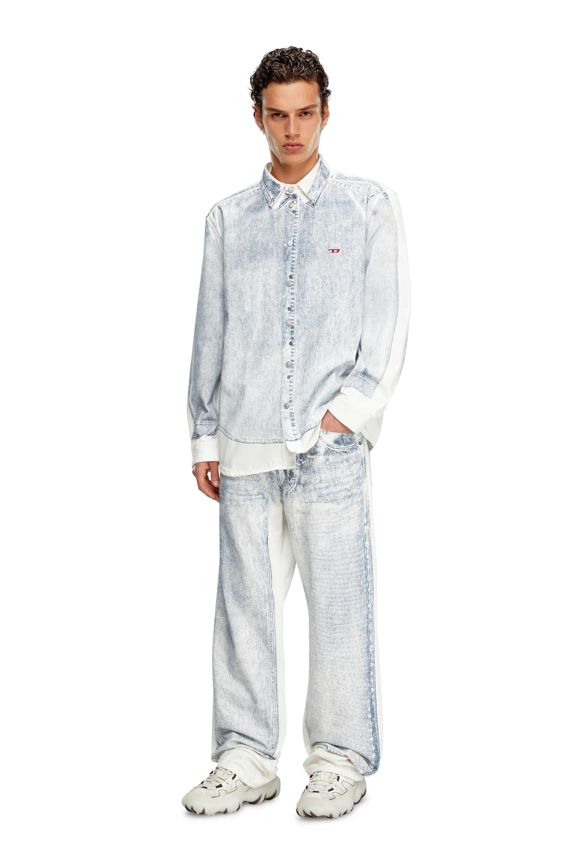 Diesel - D-SIMPLY-OVER-S, Chemise en denim avec imprimé trompe l'œil Homme in Polychrome - 1