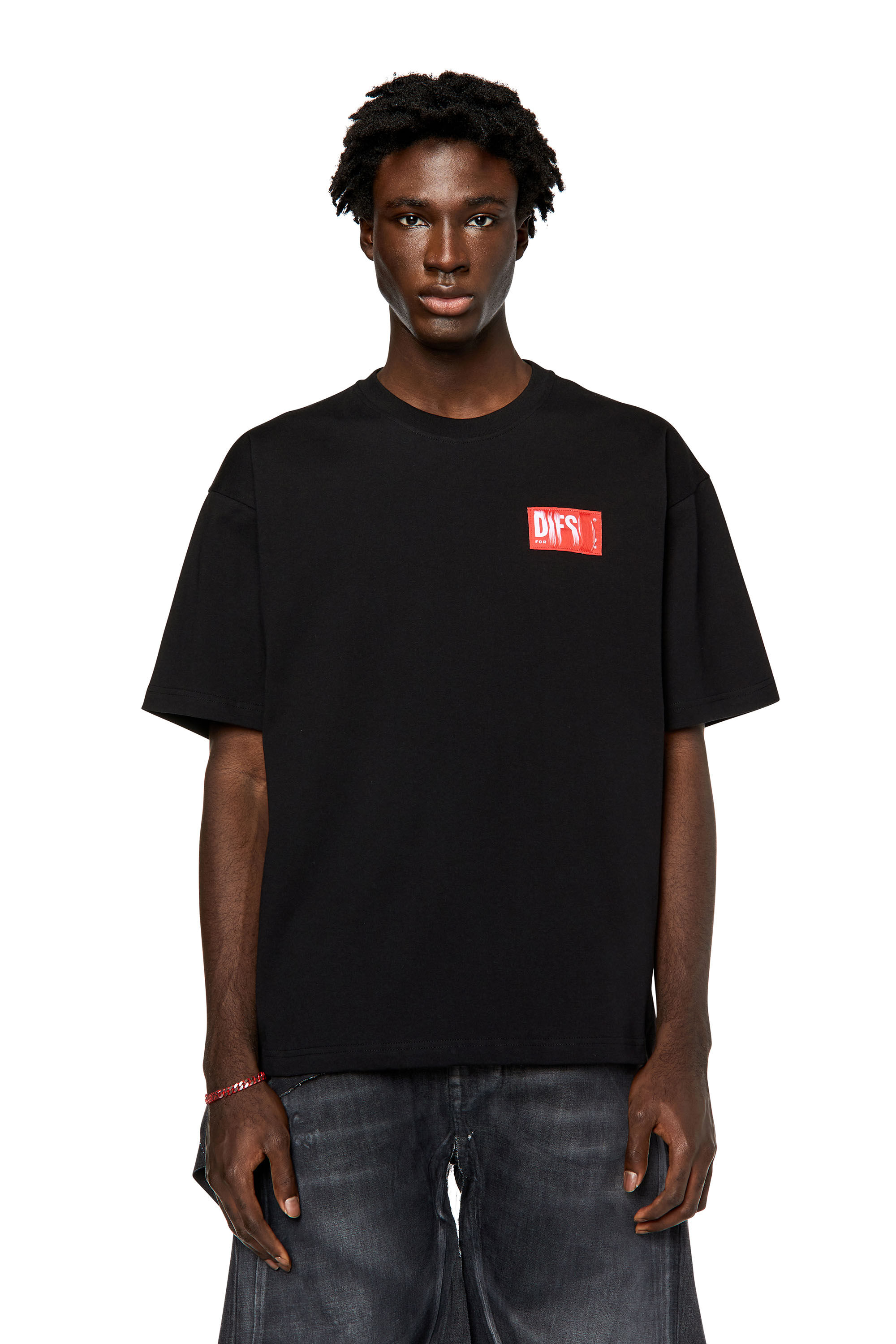 Diesel - T-NLABEL, T-shirt avec empiècement à logo effiloché Homme in Noir - 3
