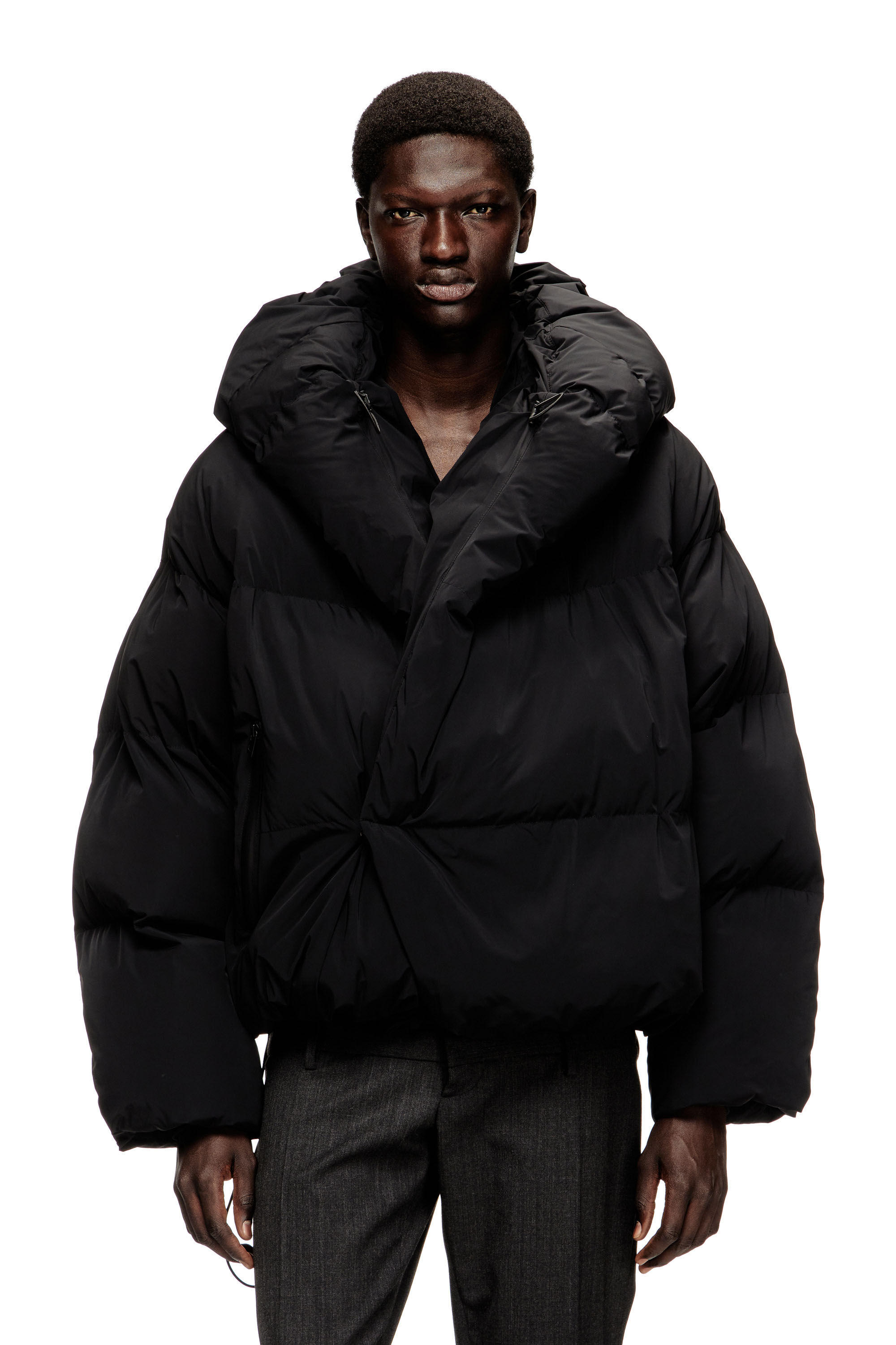 Diesel - J-SCOTTS-PADDED-A, Doudoune enveloppante en nylon stretch Homme in Noir - 3